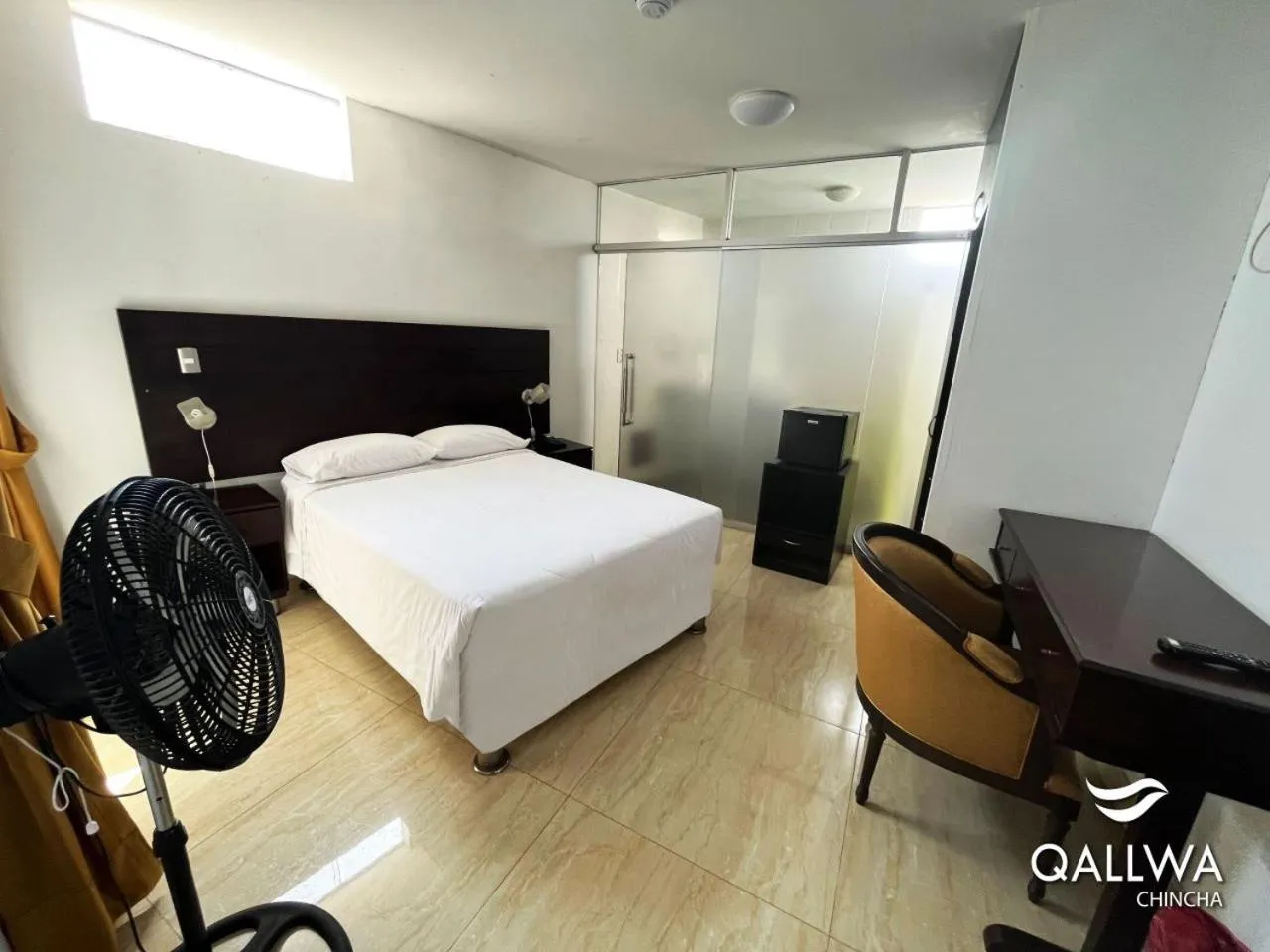 fireplace, Bed in Qallwa Chincha