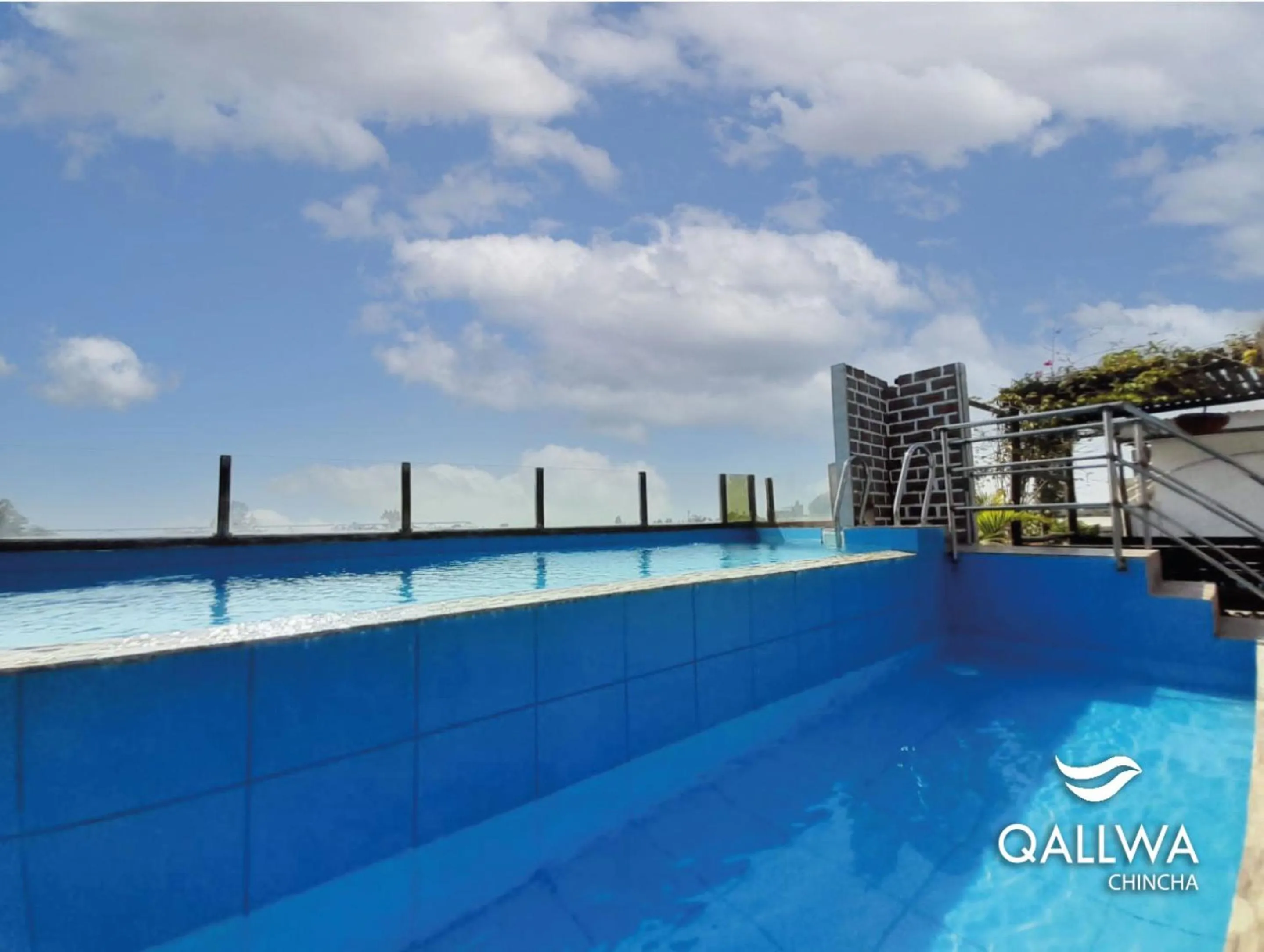 Swimming pool in Qallwa Chincha