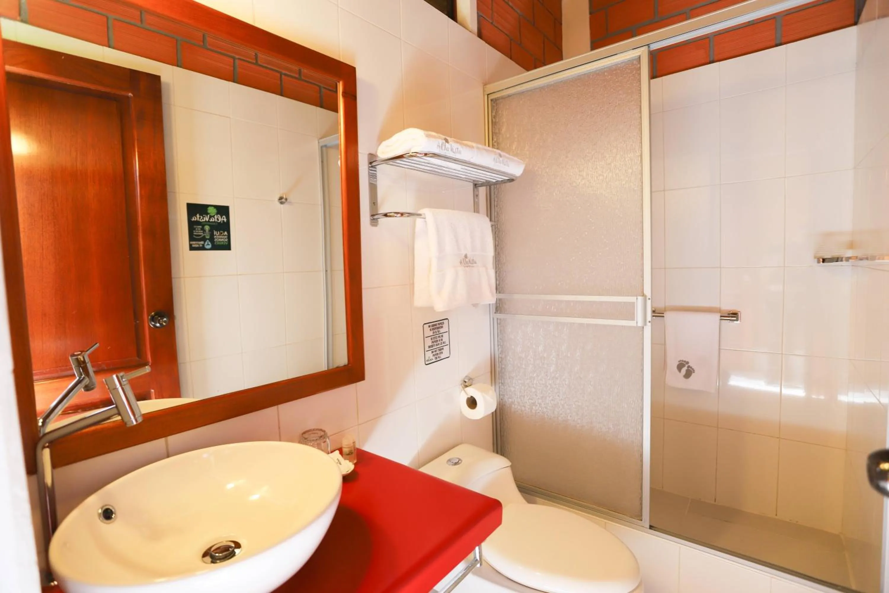 Shower in Altavista Casahotel - Asociado Casa Andina