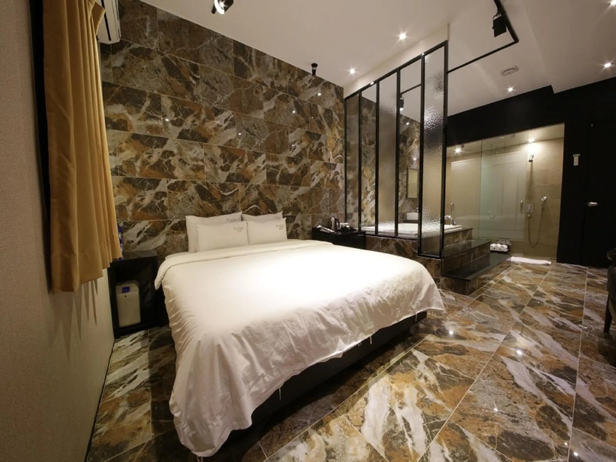 Photo of the whole room, Bed in Almond Hotel Busan Station