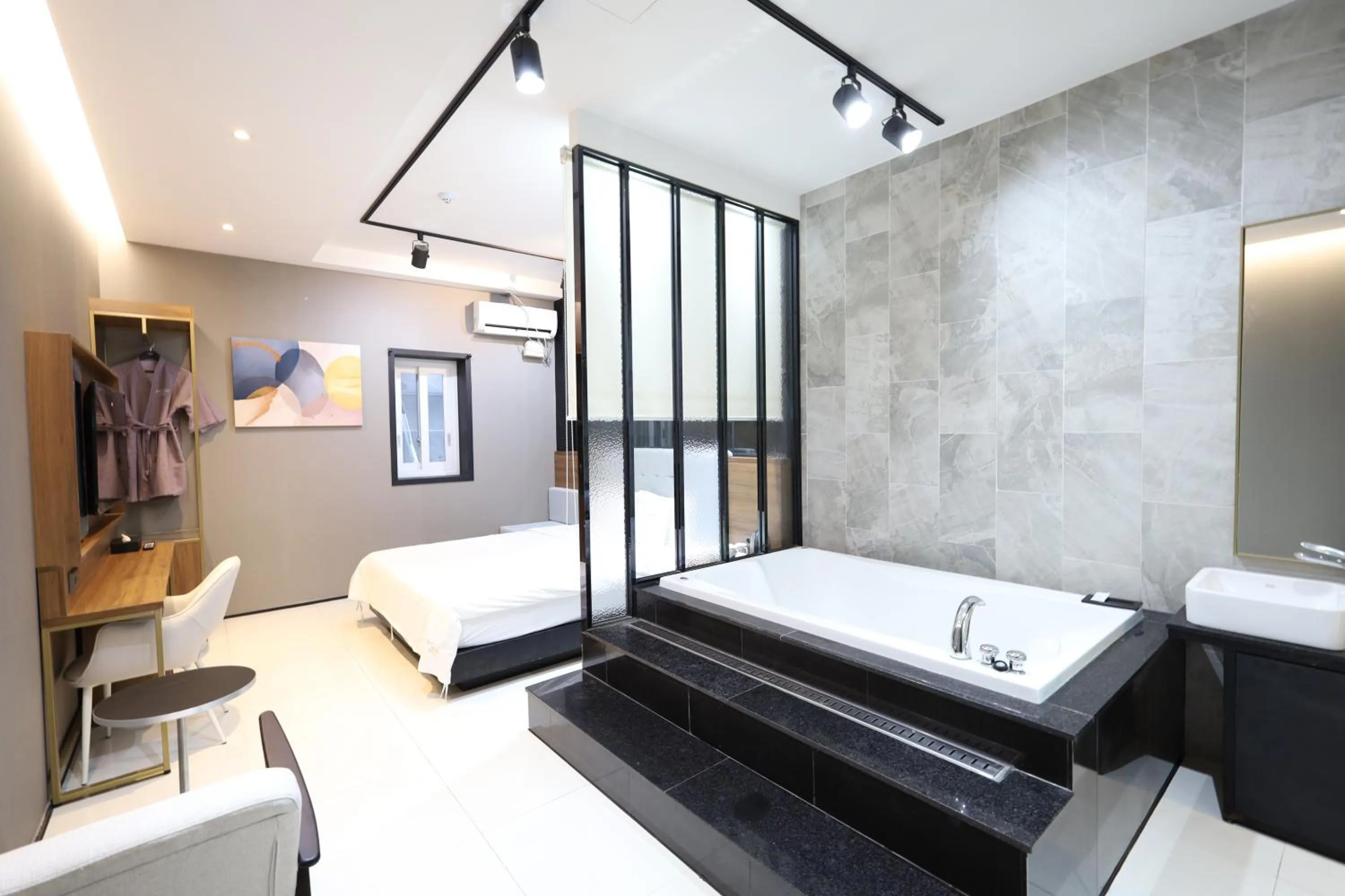 Photo of the whole room, Bed in Almond Hotel Busan Station