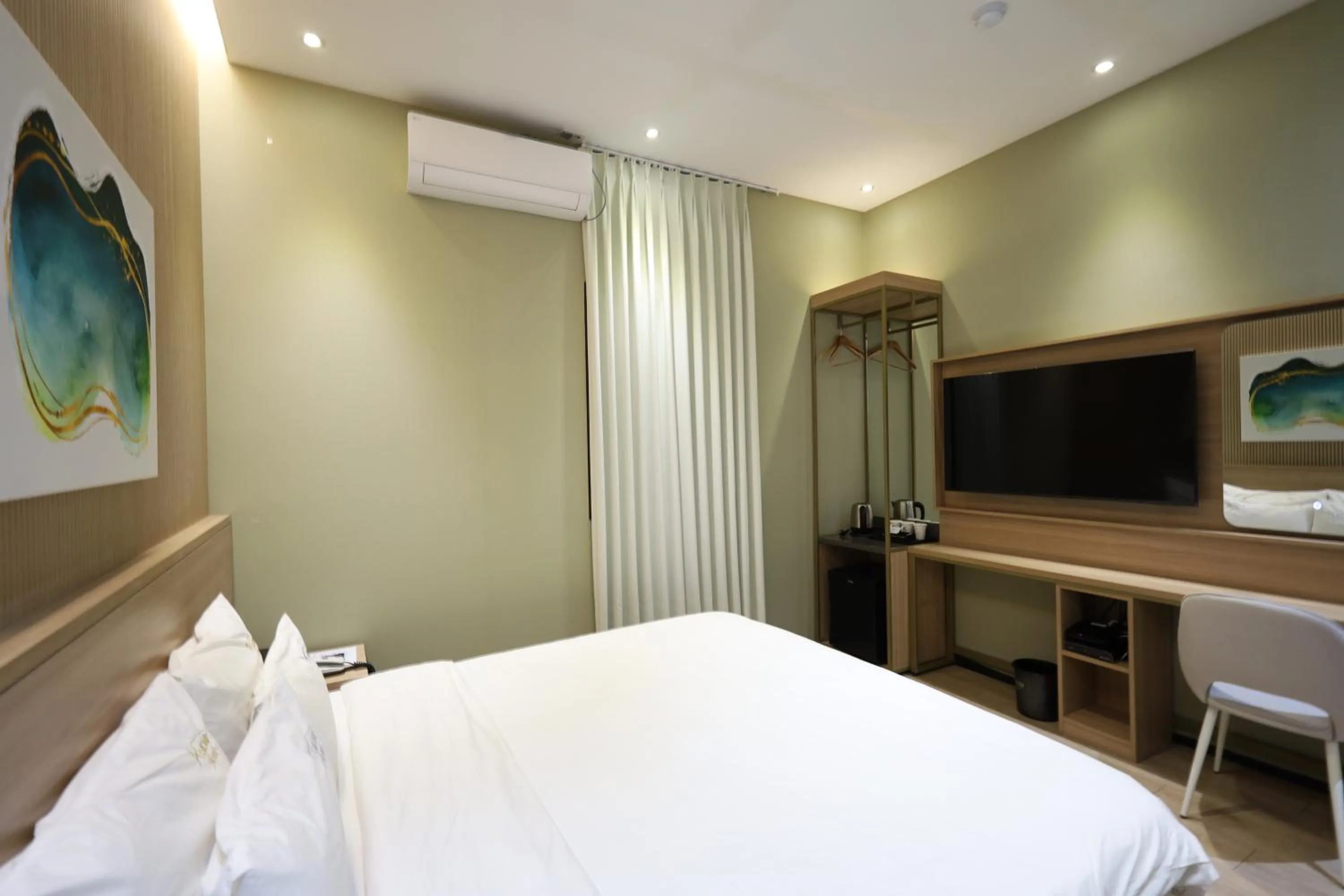 Photo of the whole room, Bed in Almond Hotel Busan Station