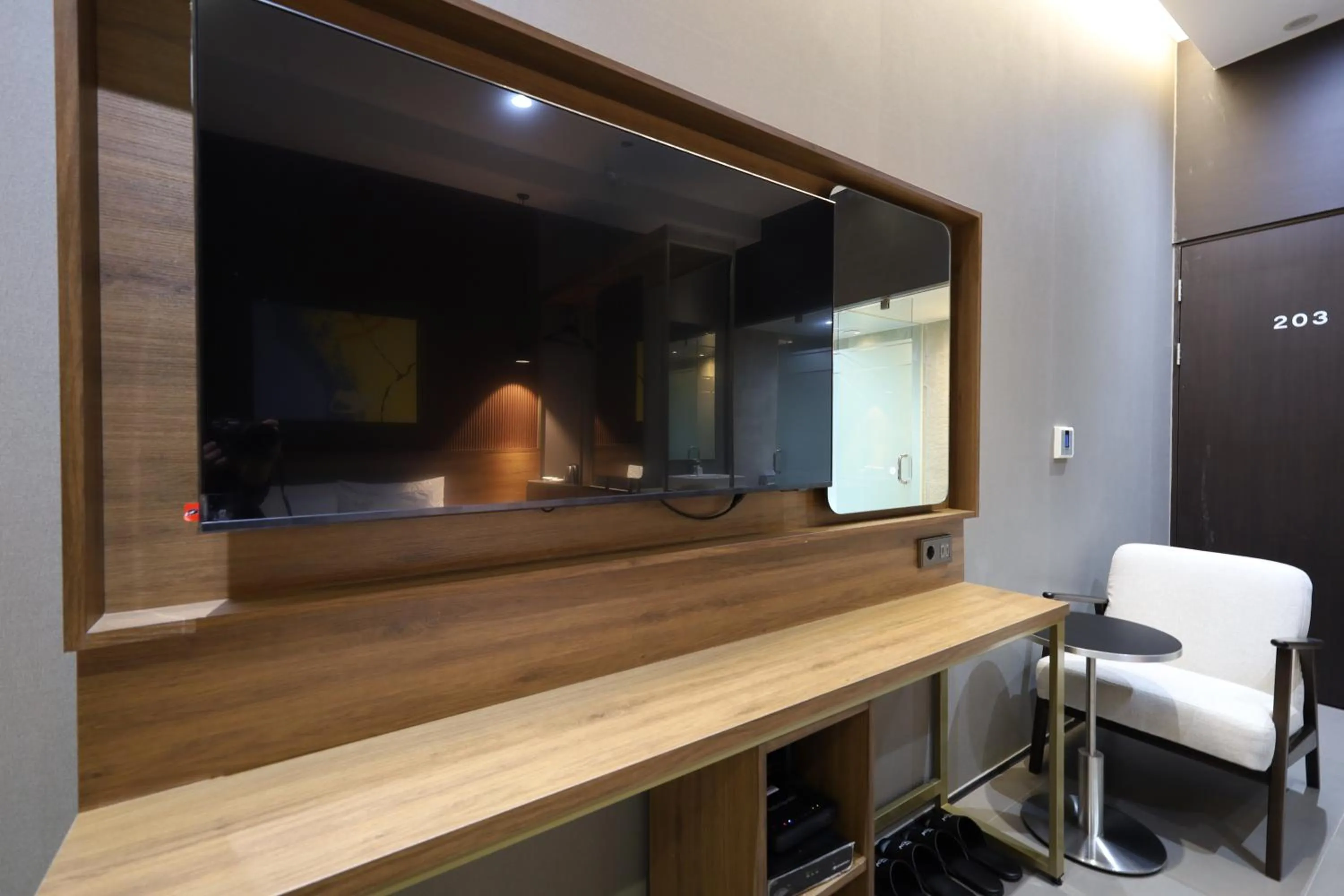 Photo of the whole room in Almond Hotel Busan Station