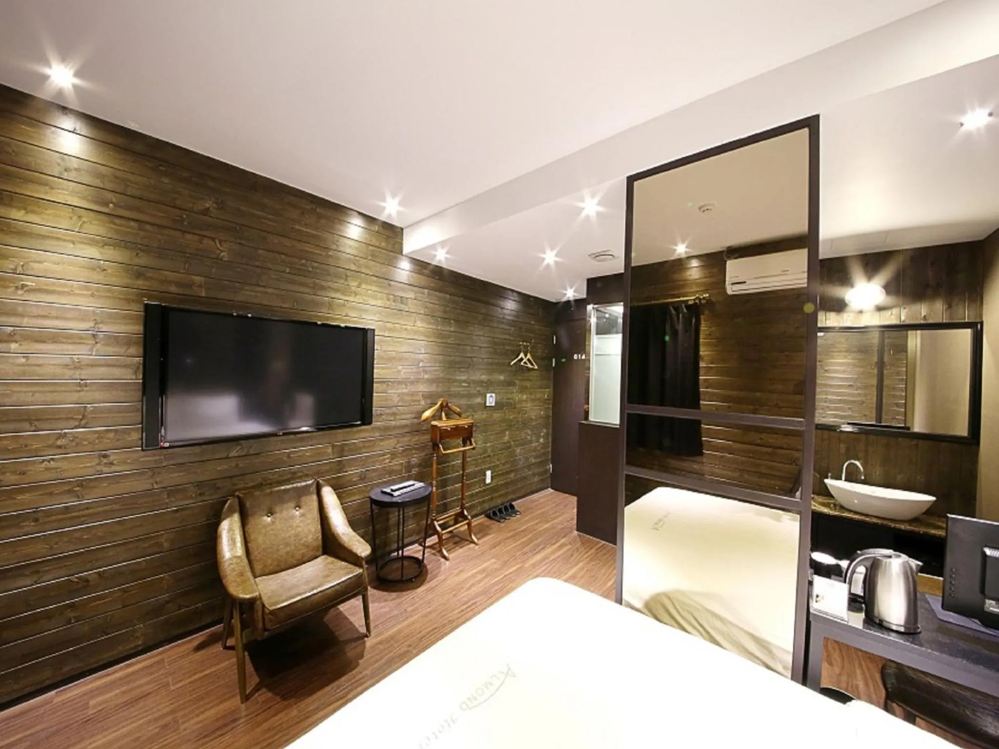 Photo of the whole room, Bed in Almond Hotel Busan Station