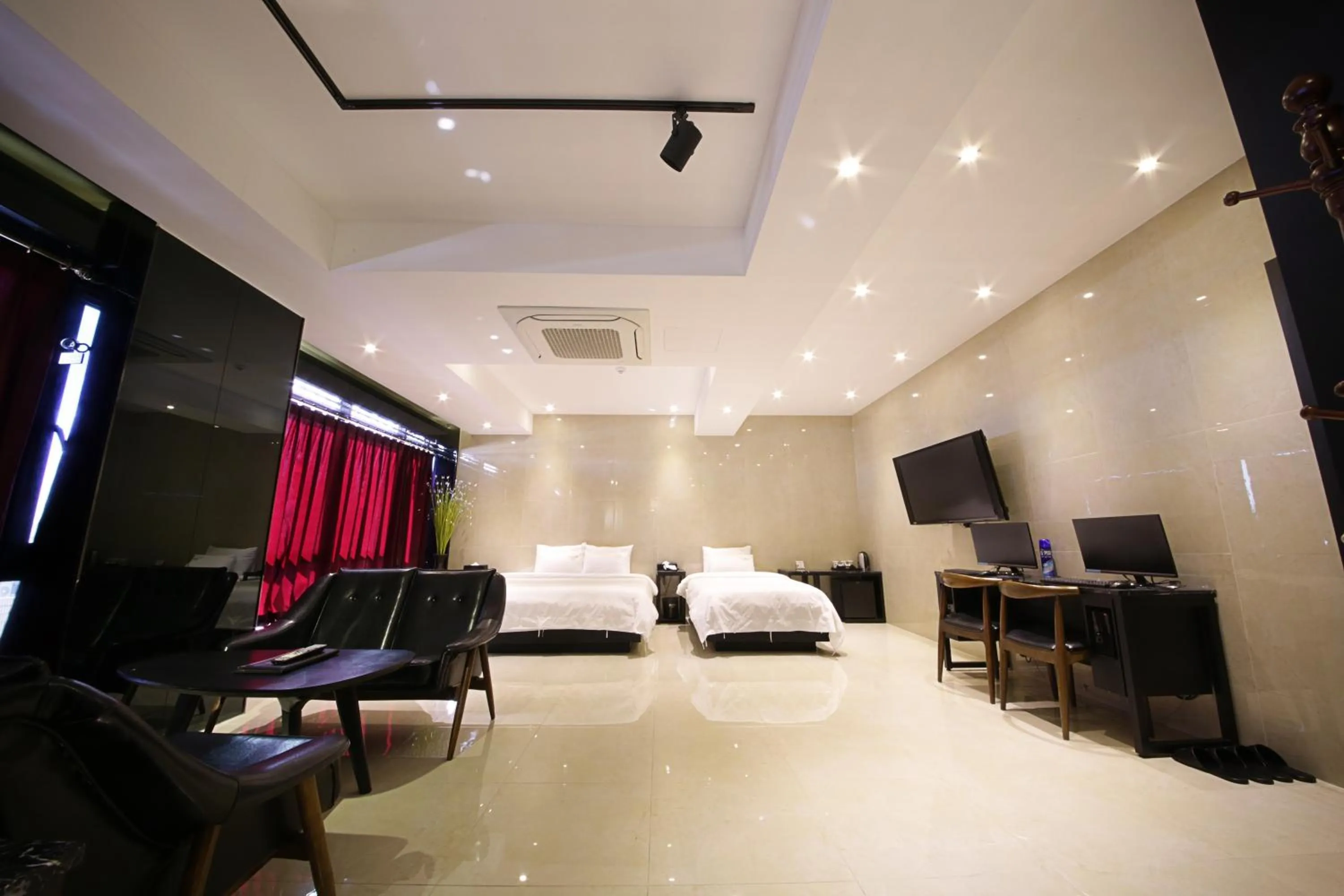 Decorative detail, Bed in Almond Hotel Busan Station