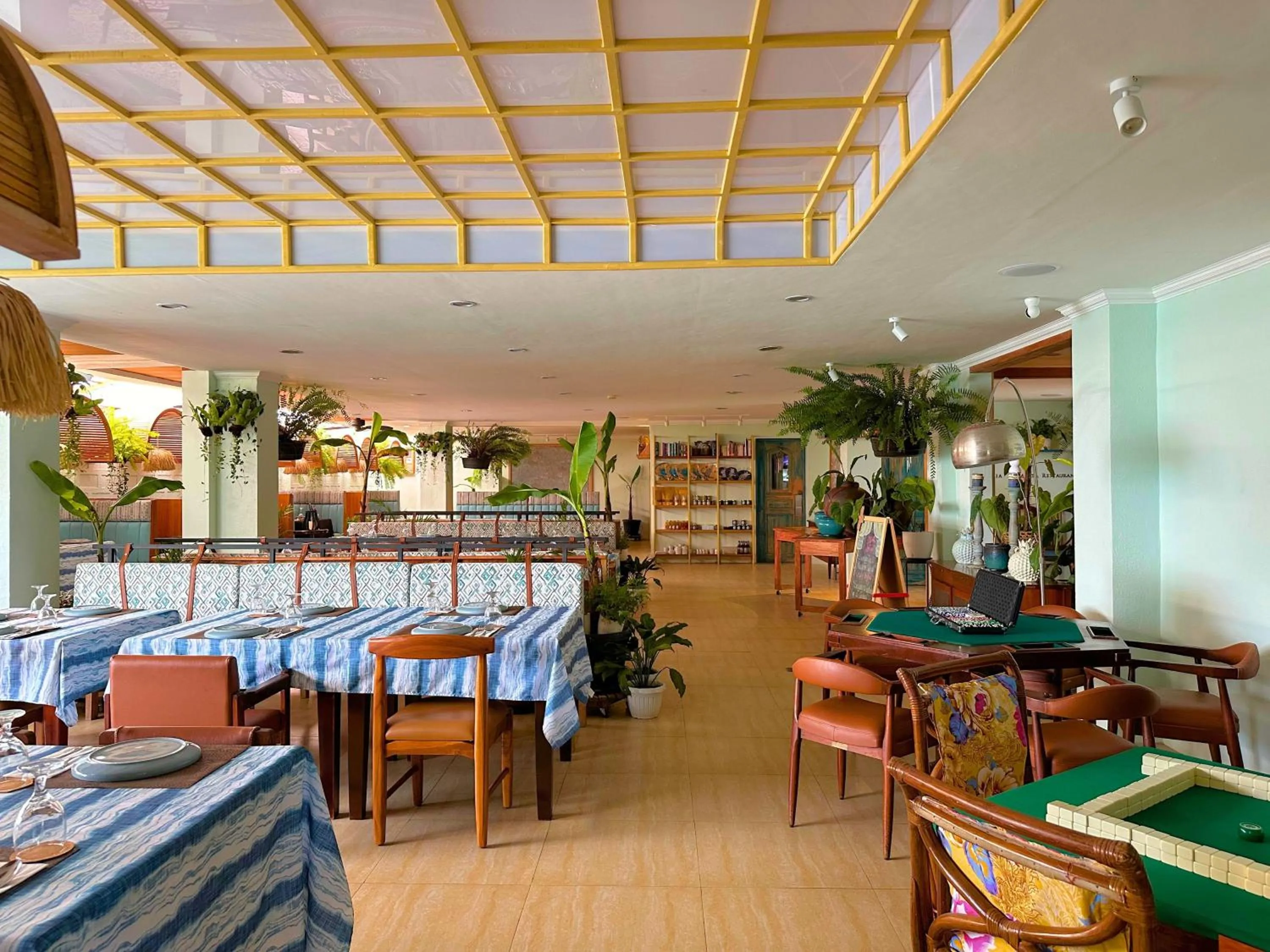 Restaurant/places to eat in Cabins by Eco Hotels