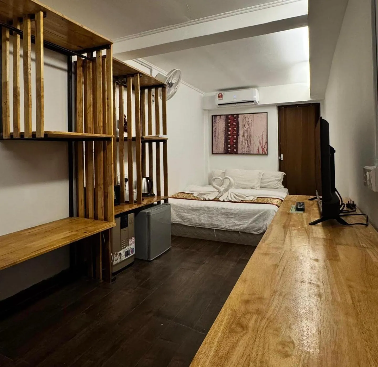 Photo of the whole room, Bed in The Barat Perhentian