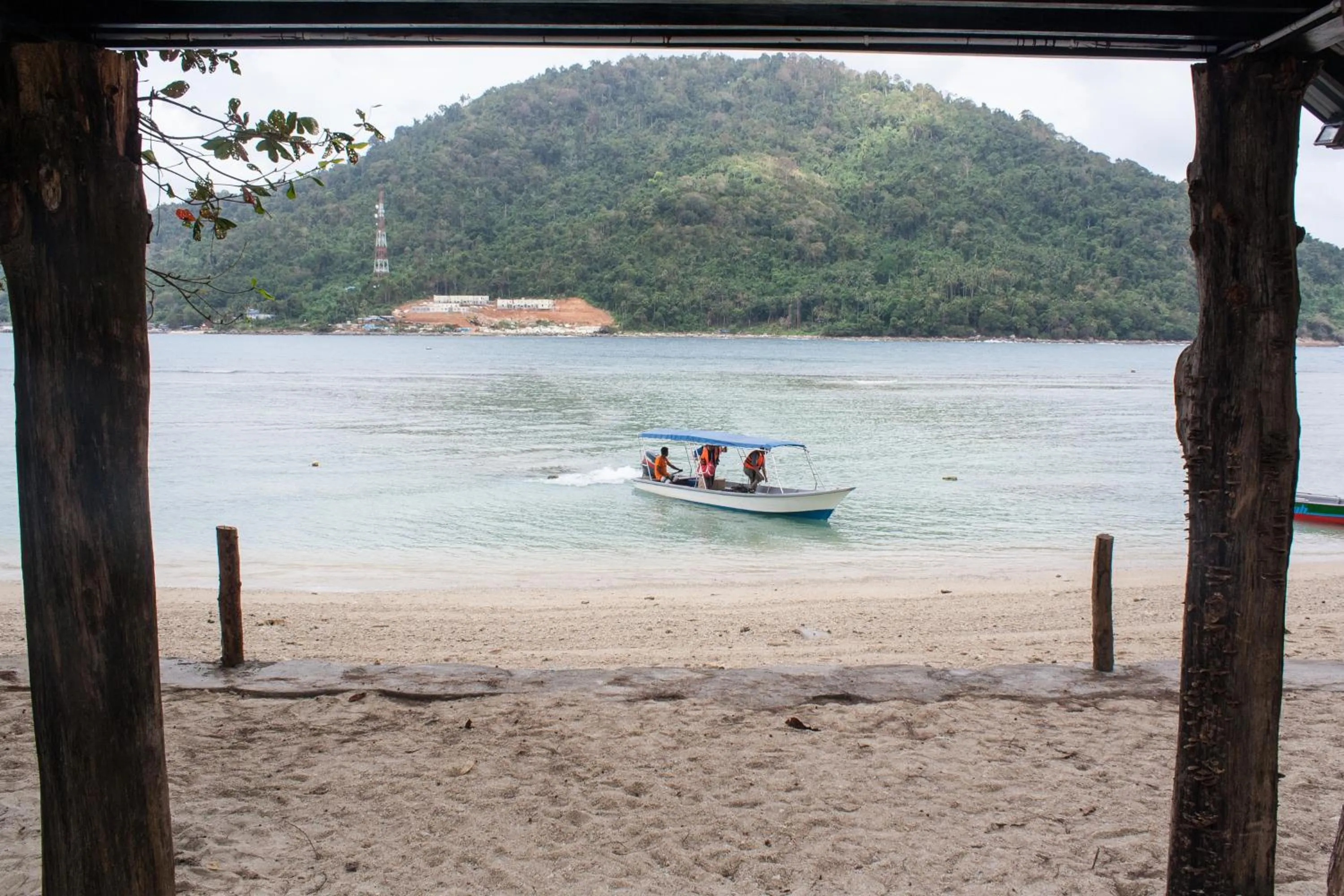 On site in The Barat Perhentian