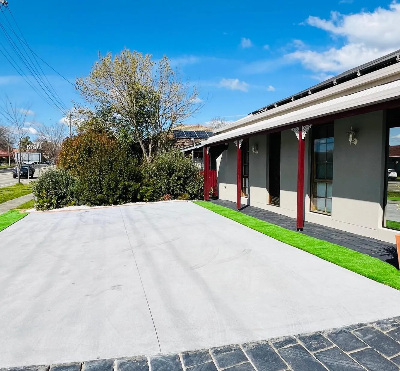 Property building in The Cottage Motor Inn Albury CBD