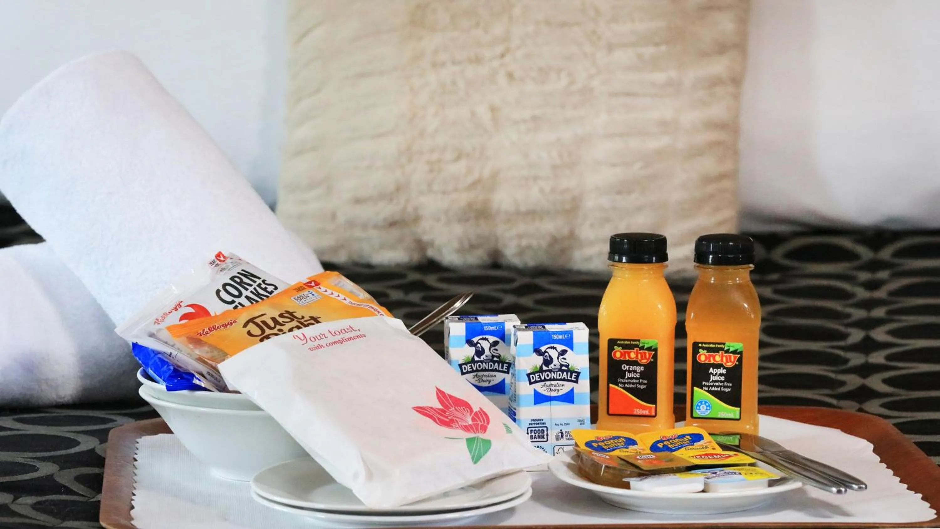 Breakfast in The Cottage Motor Inn Albury CBD