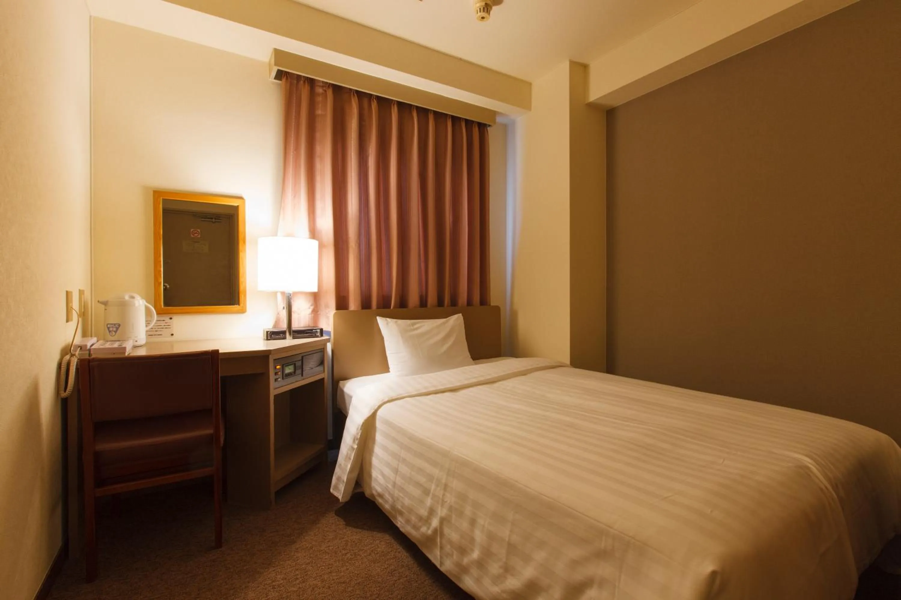 Bedroom, Bed in Sankei City Hotel Chiba