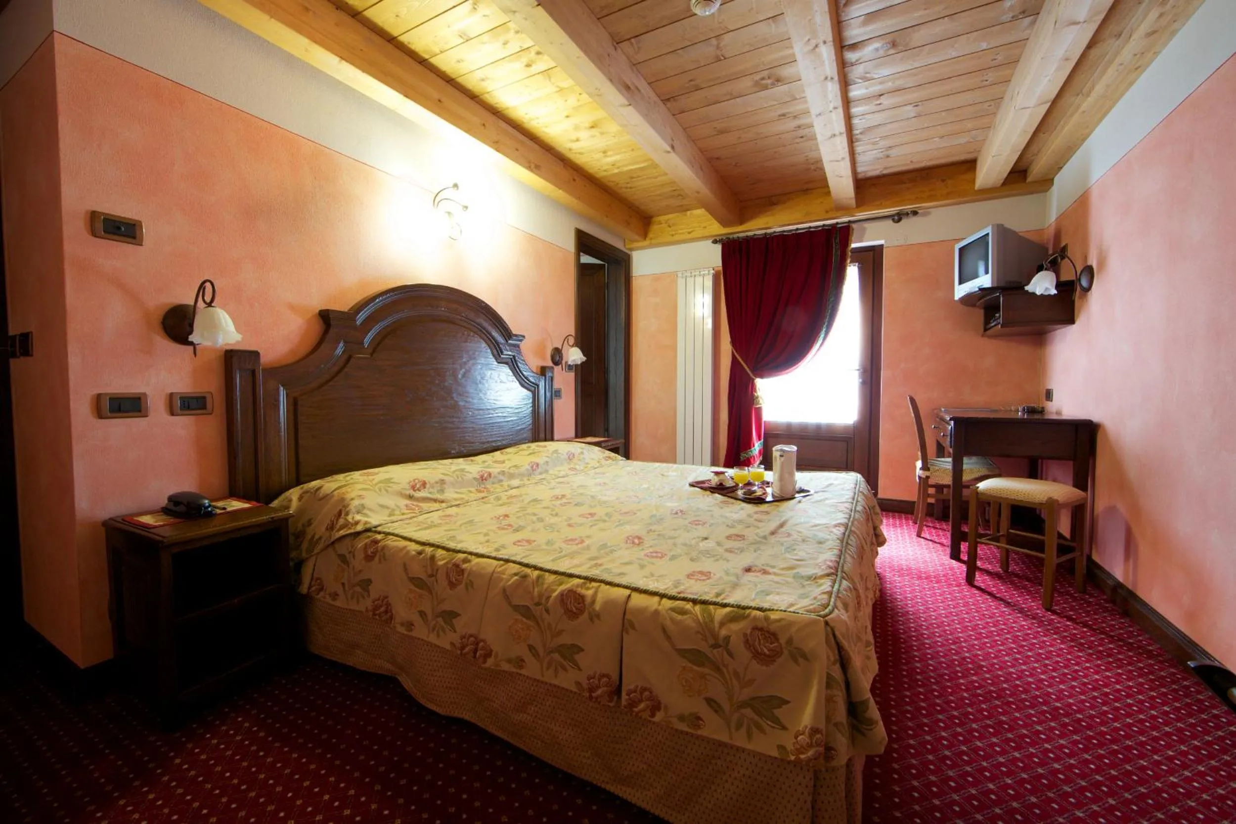 Double or Twin Room - single occupancy in Hotel L' Aiglon