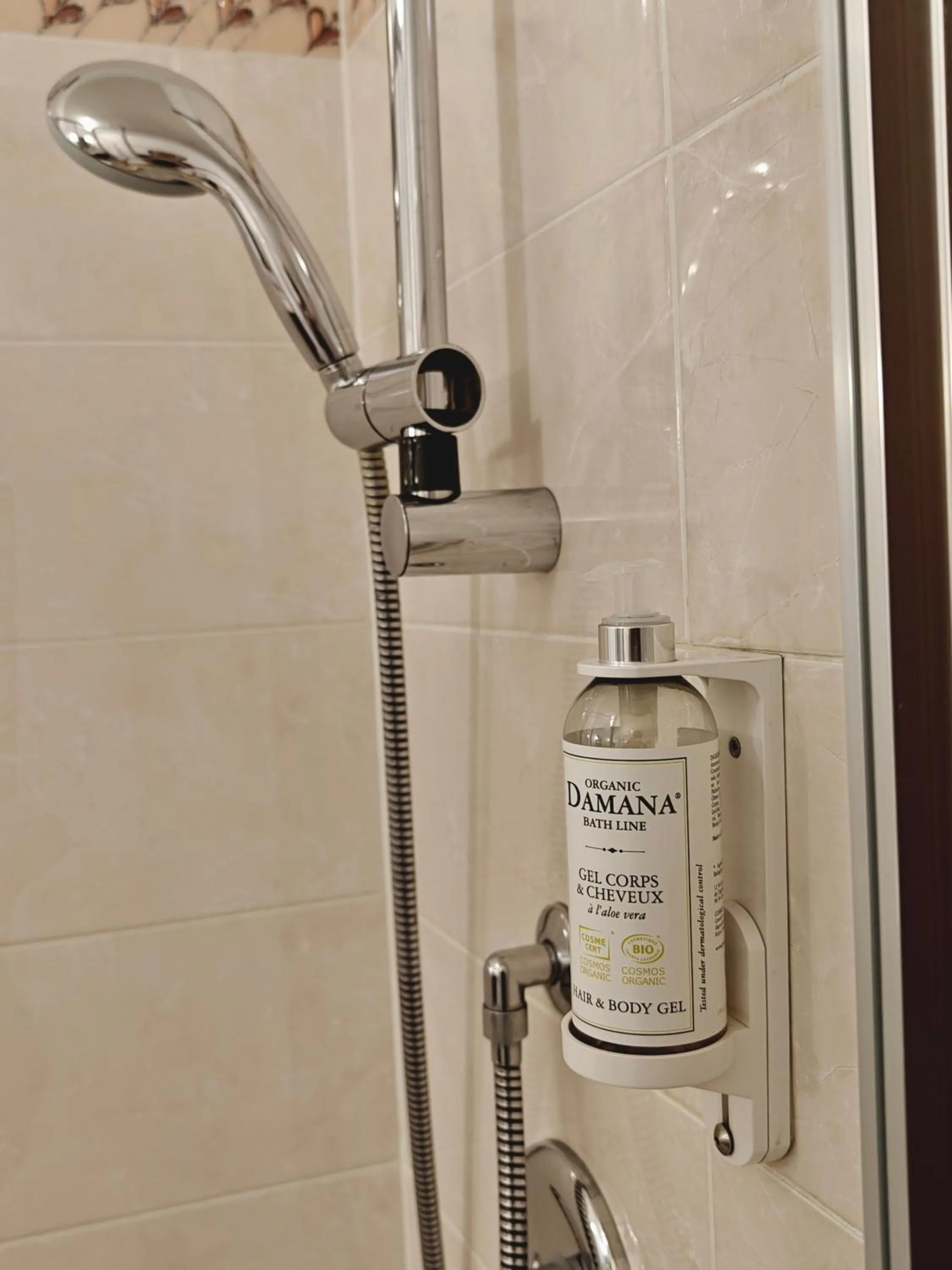 Shower in Hotel L' Aiglon