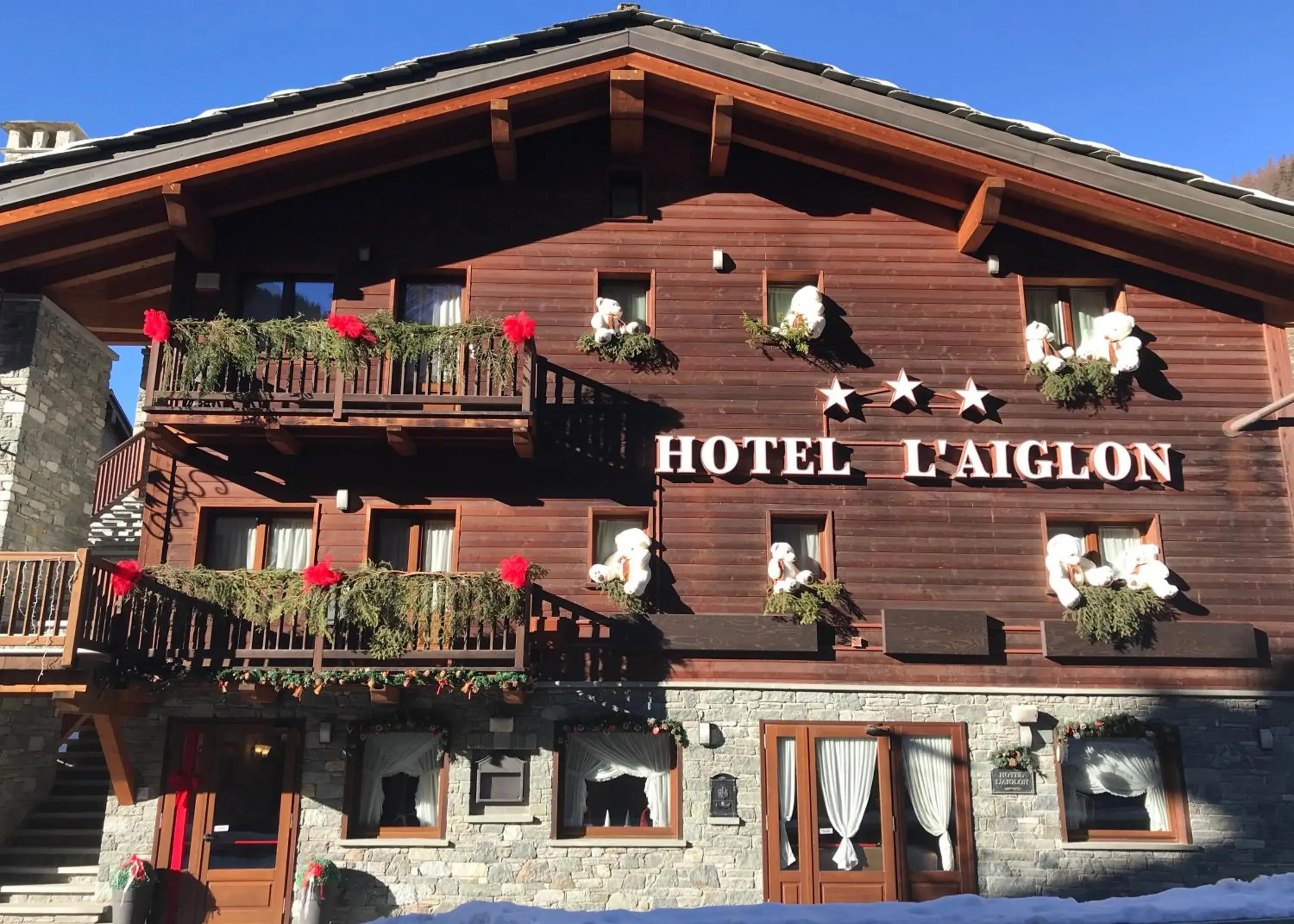 Hotel L' Aiglon Hotel L' Aiglon