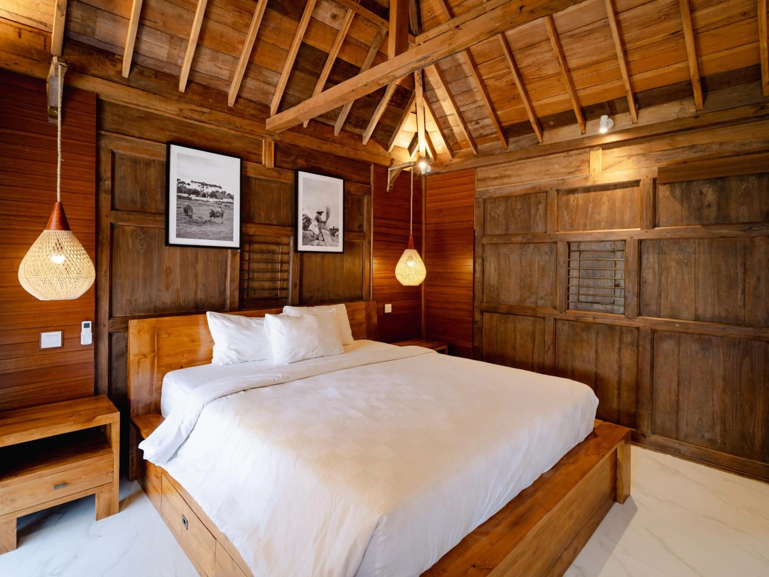 Bed in Bale Bali Batubelig by ARM Hospitality