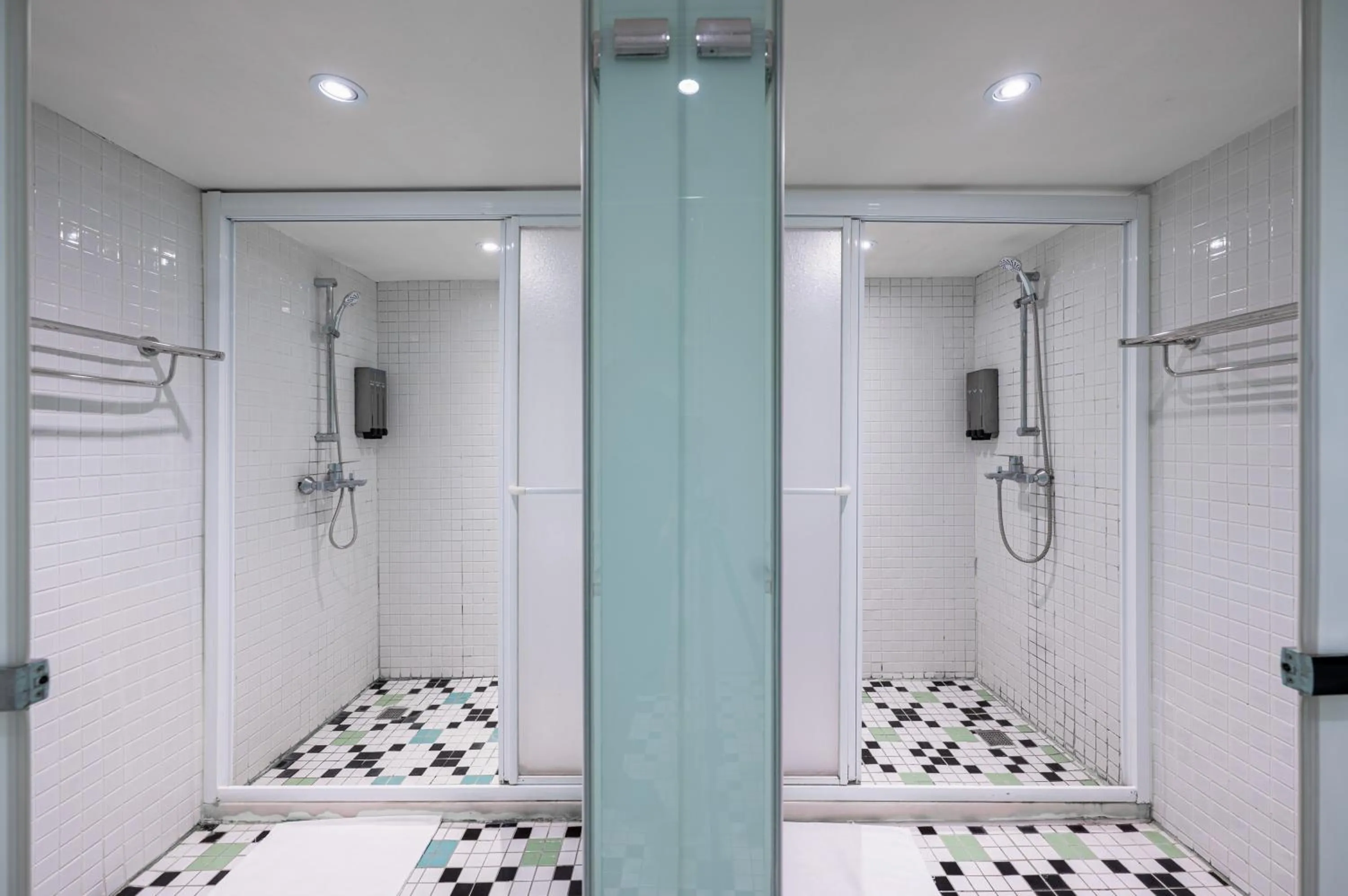 People in Light Hostel - Tainan