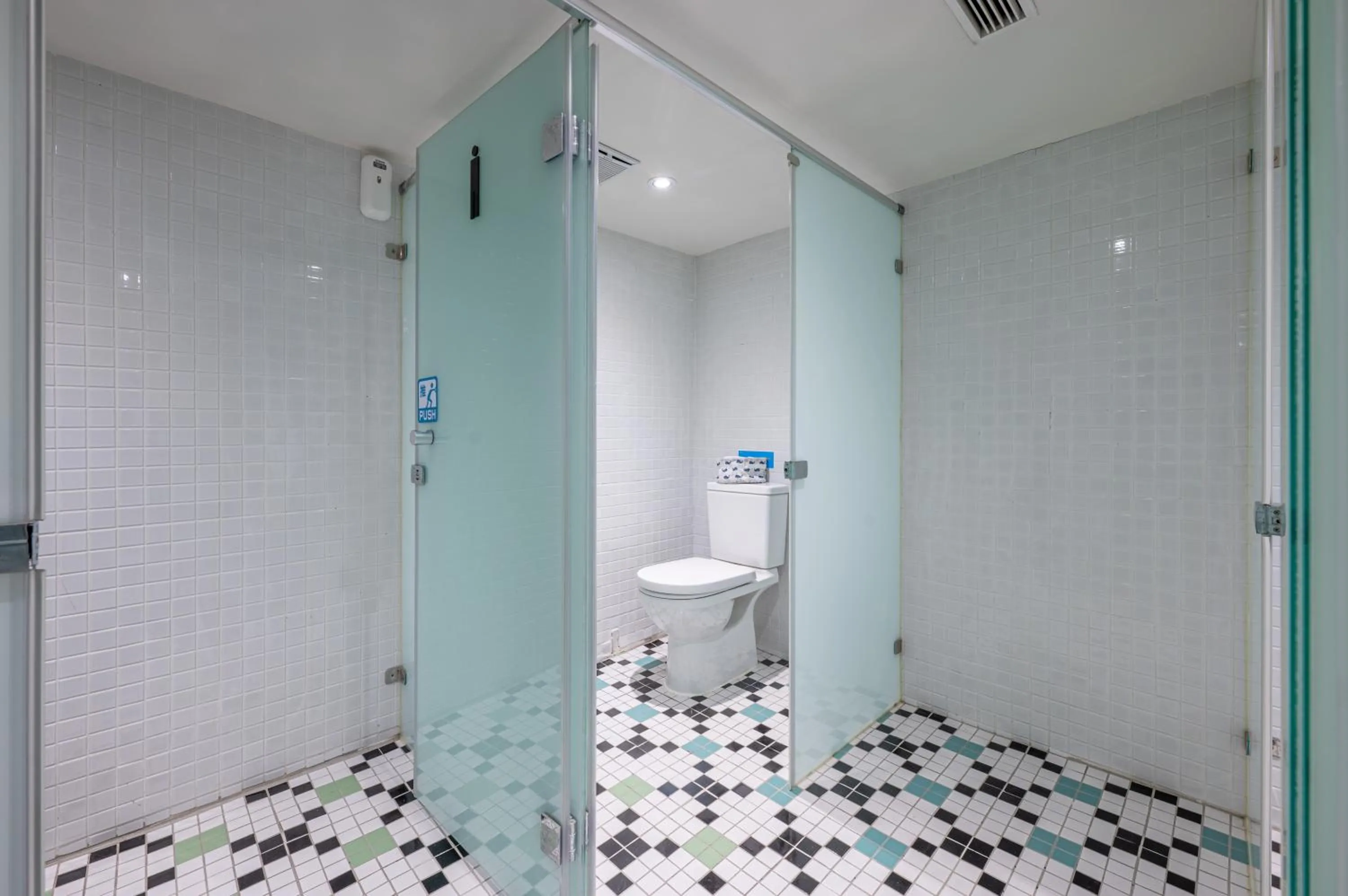 People in Light Hostel - Tainan