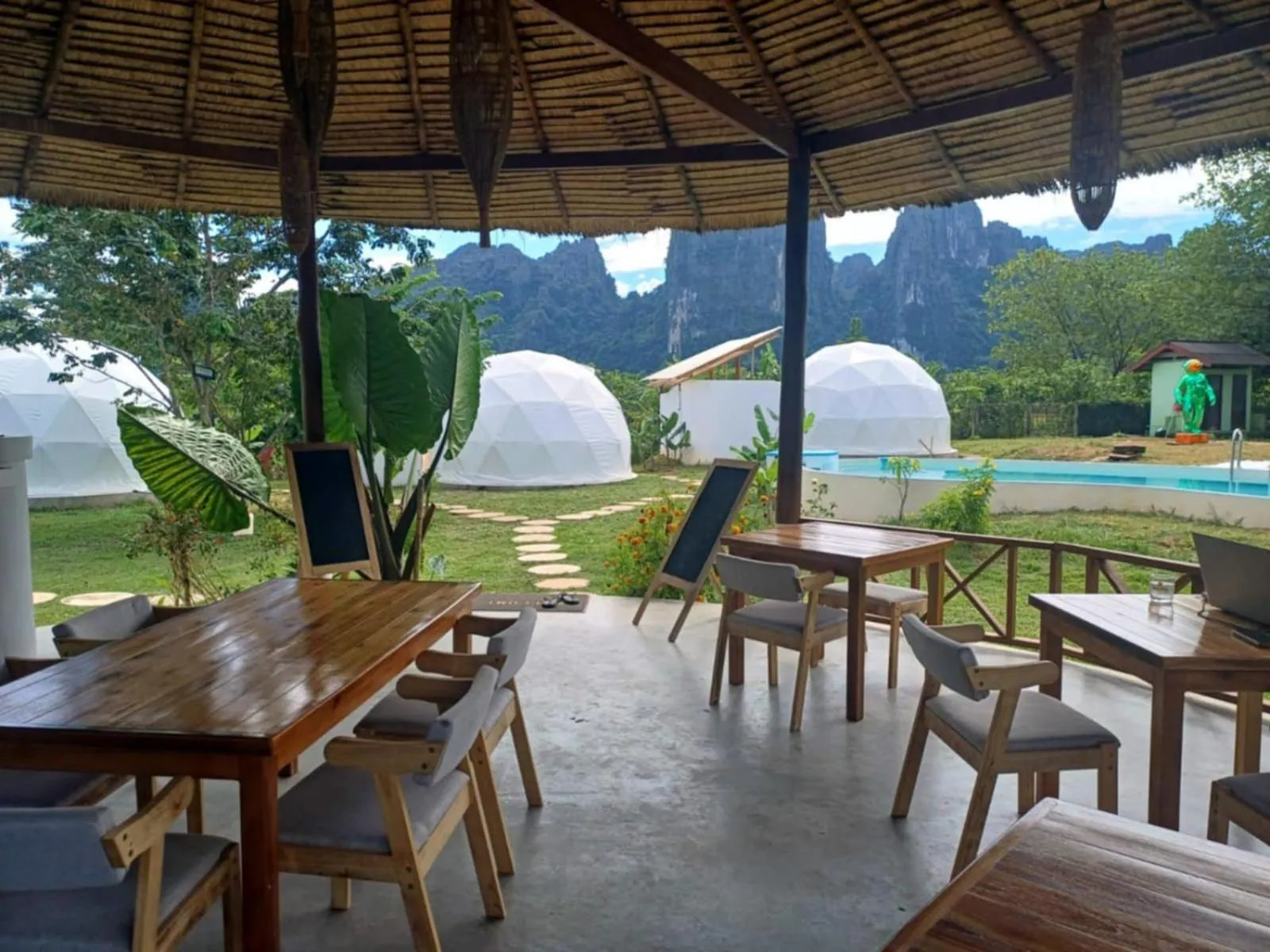 Dining area in Sabai Glamping Vang Vieng