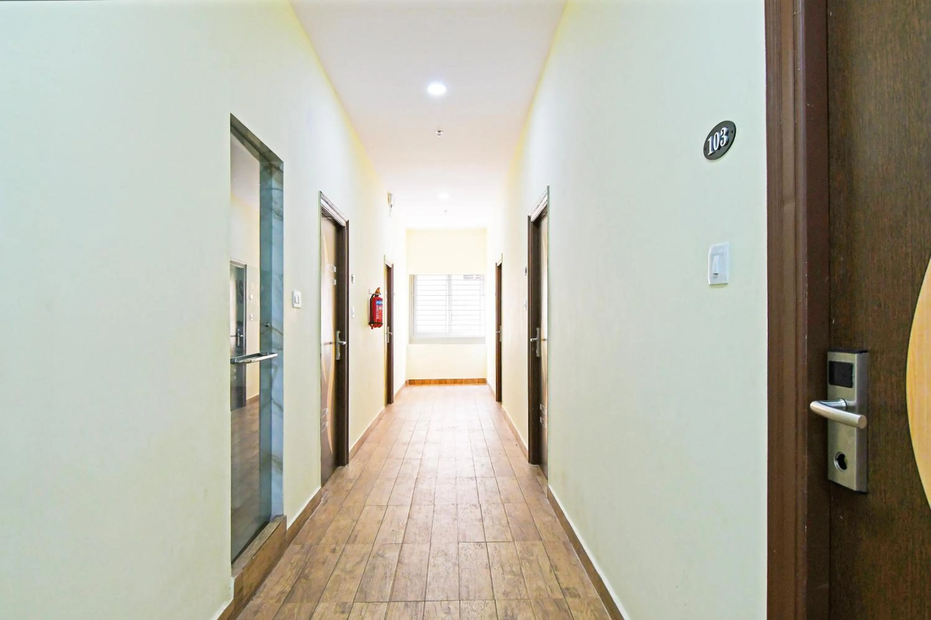 Lobby or reception in Super Townhouse Dwarakanagar Near Gurudwara