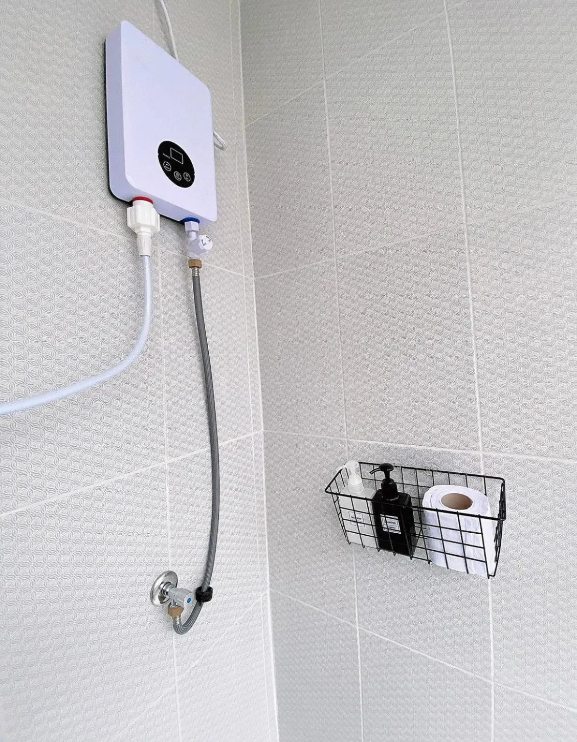 Bathroom in XX GO INN MRT Hua Lamphong Yaowarat