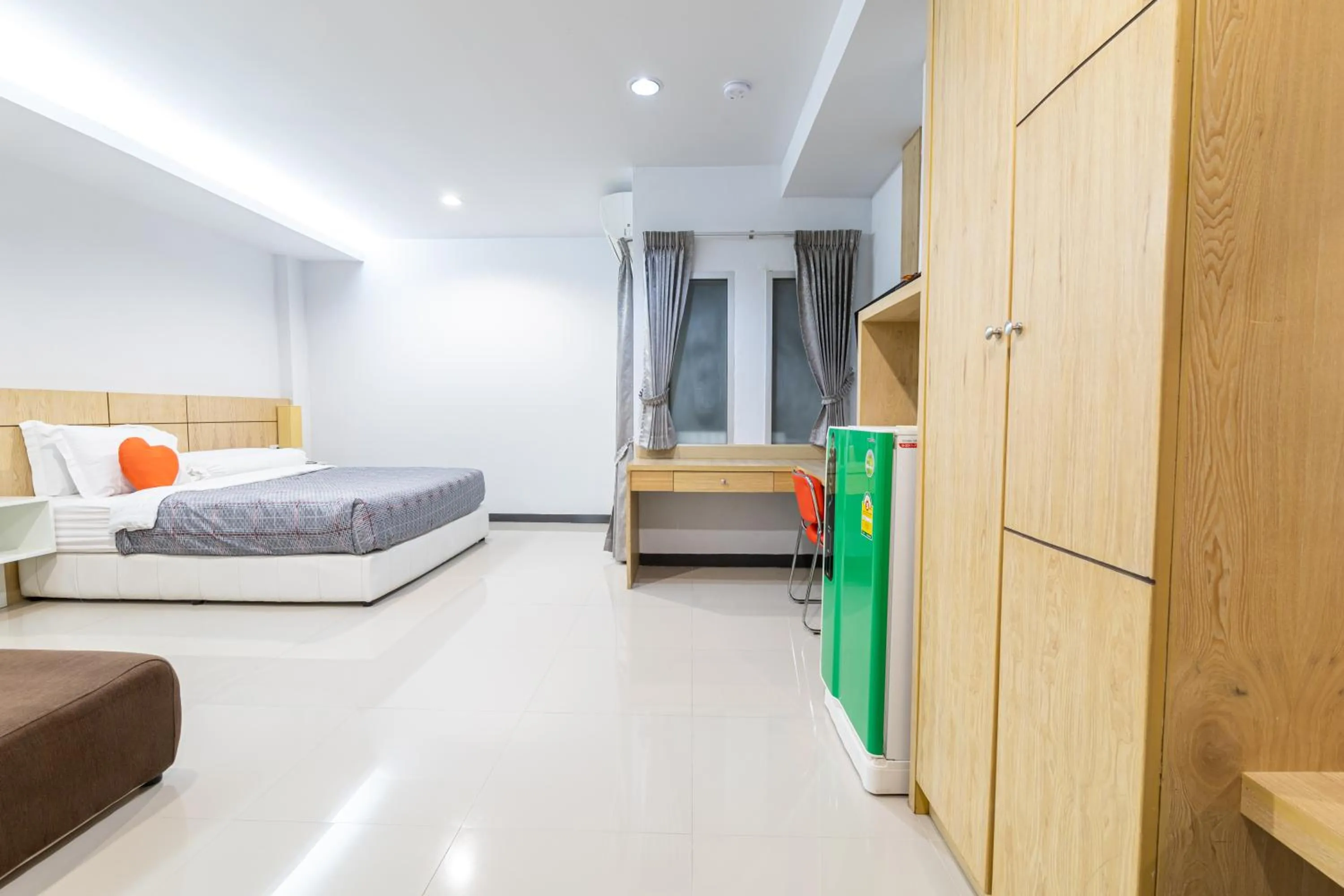 Bed in The Rama Hotel