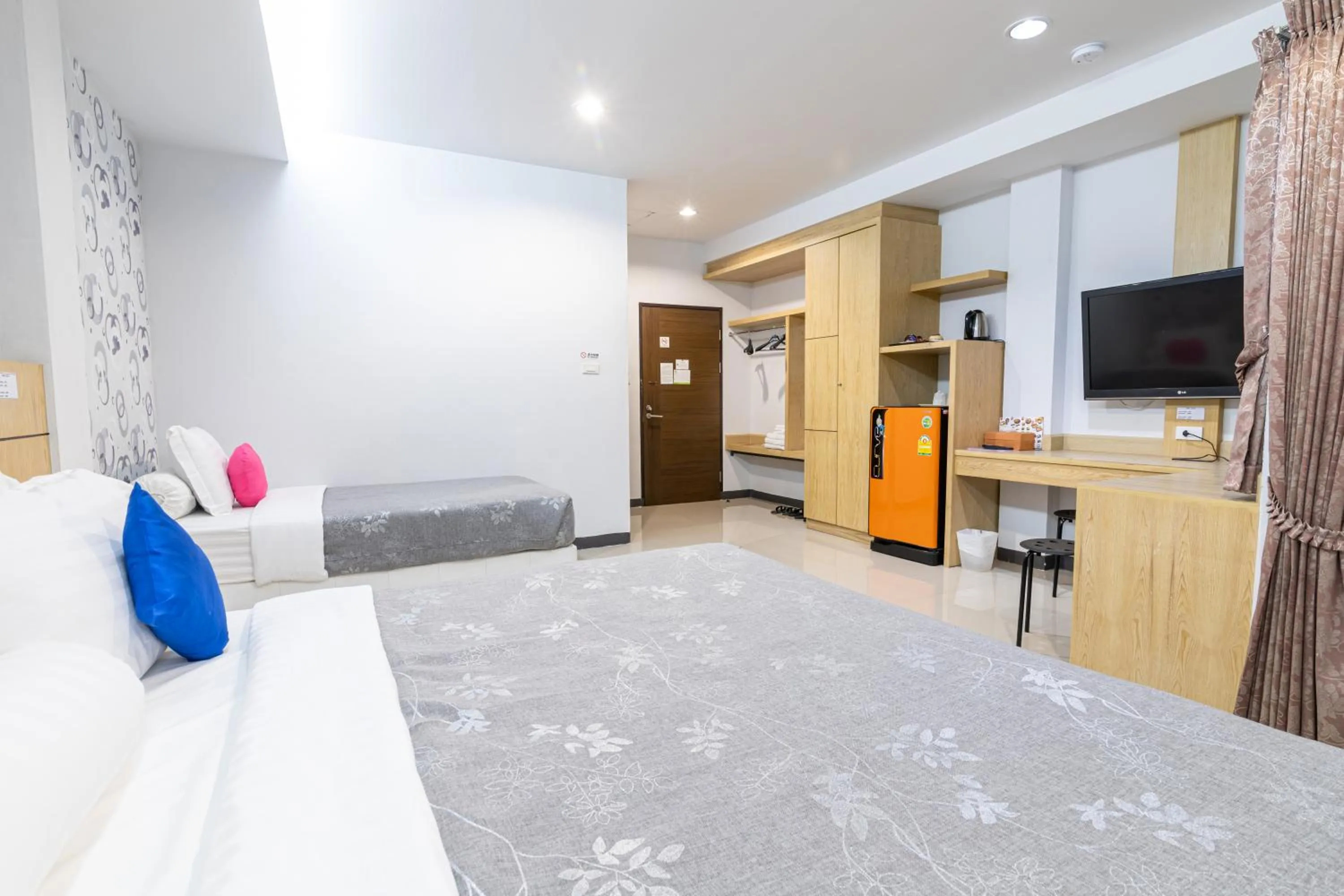 Bed in The Rama Hotel