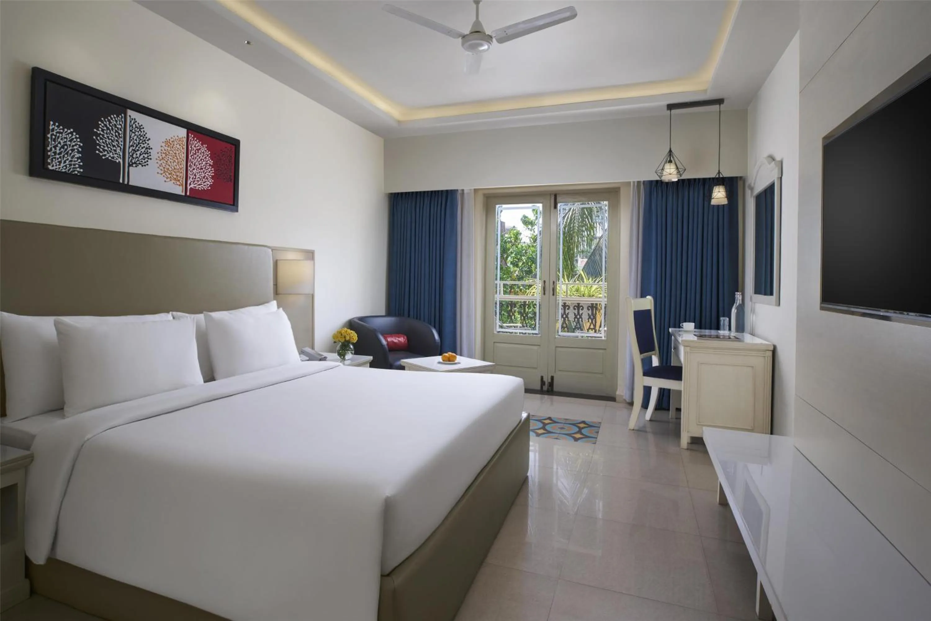 Bedroom, Bed in Radisson Goa Candolim