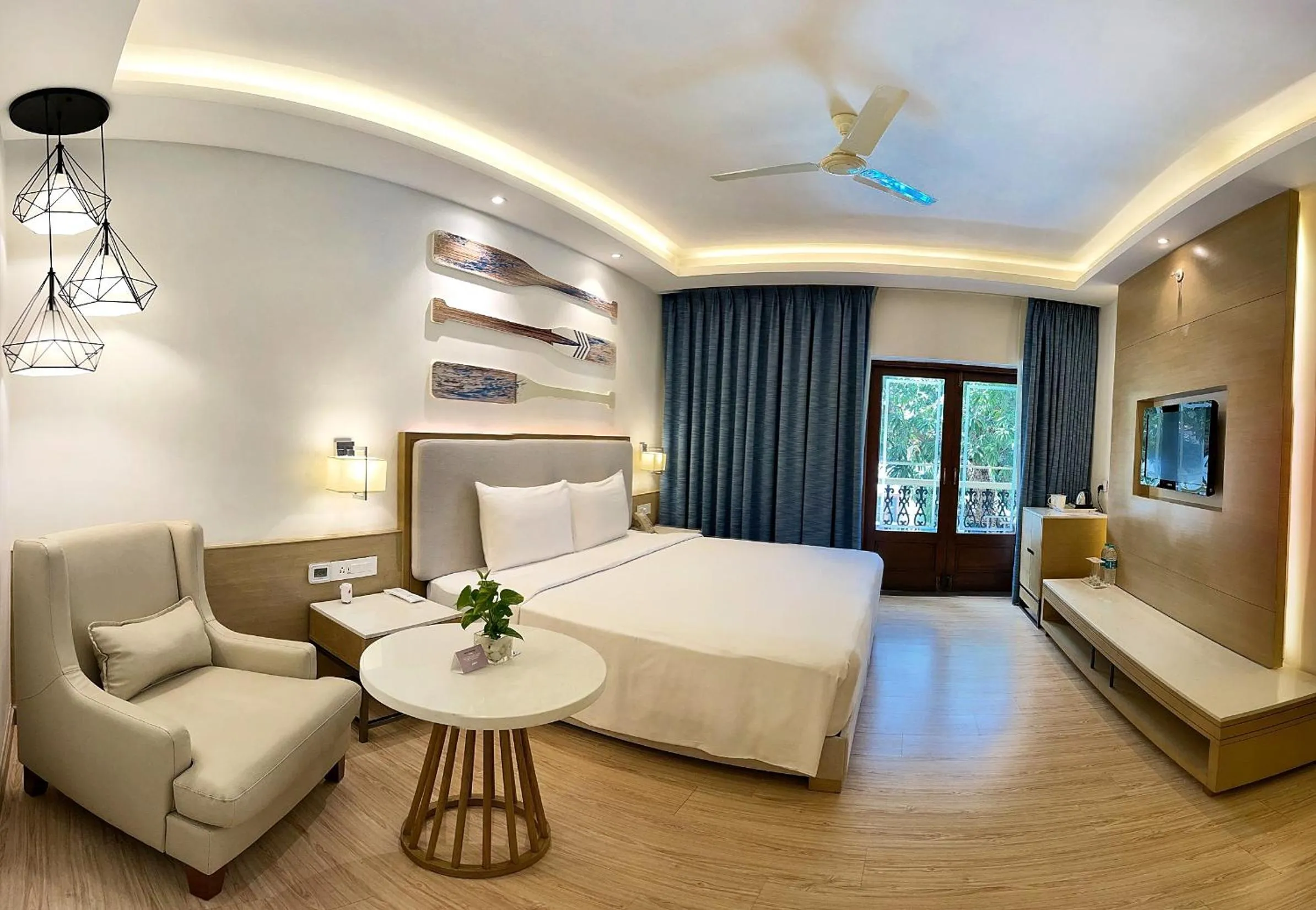 TV and multimedia, Bed in Radisson Goa Candolim