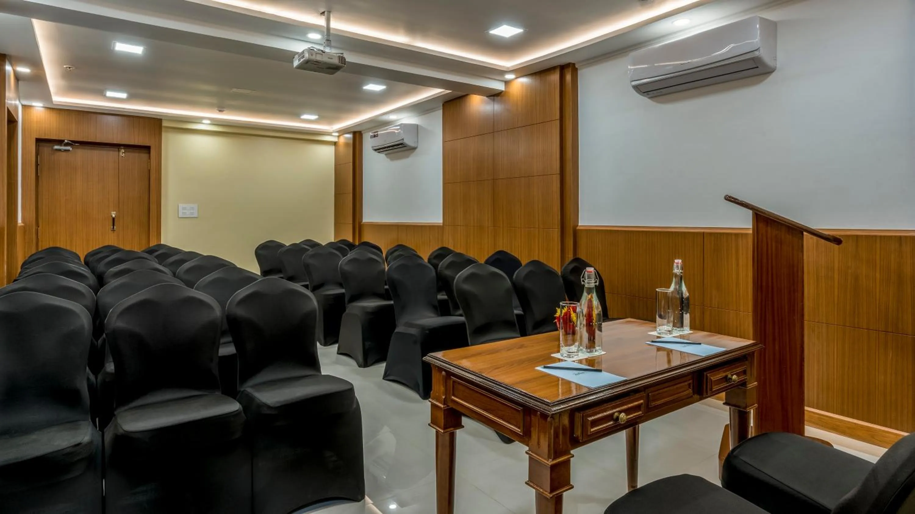 Meeting/conference room in Radisson Goa Candolim