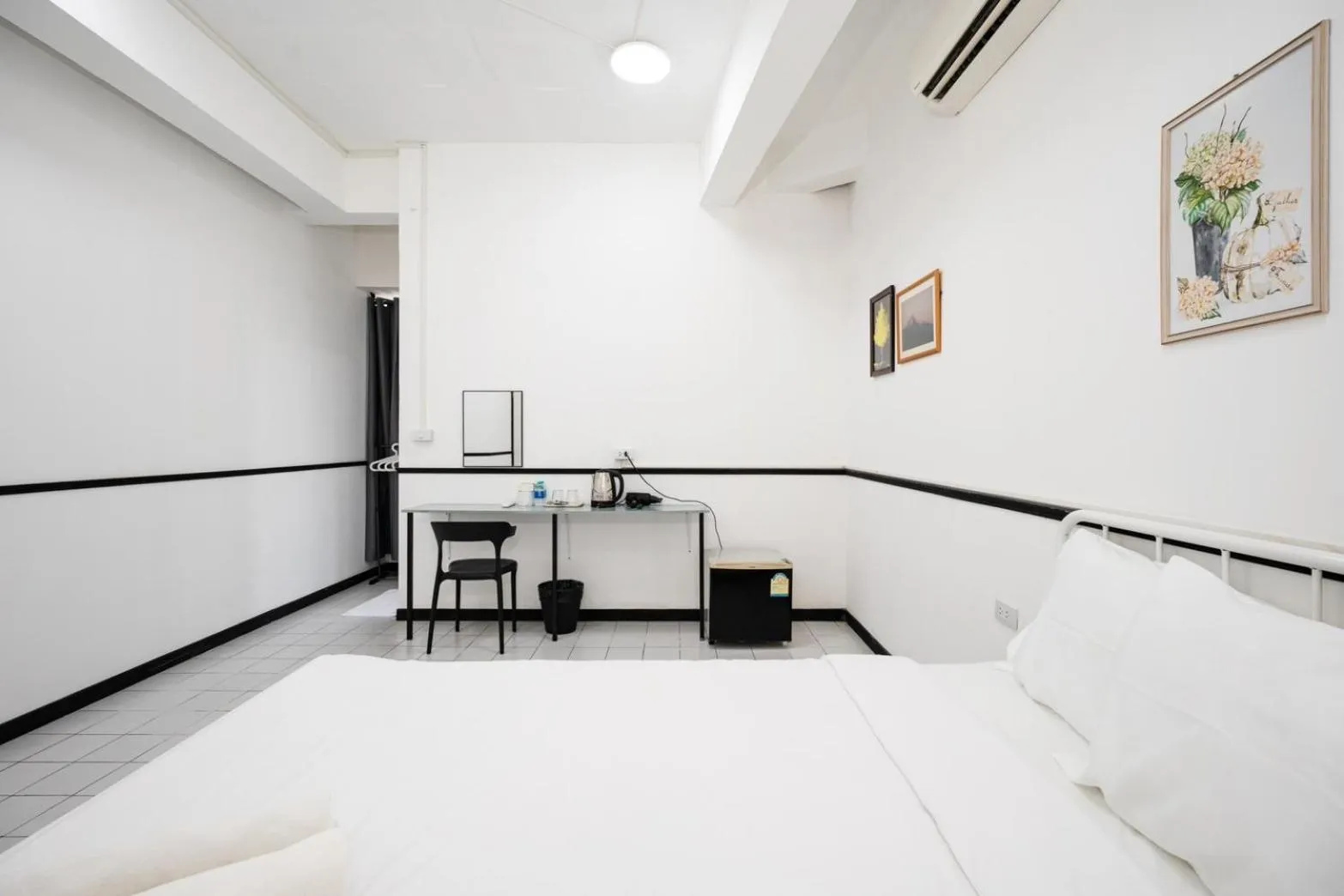 Bed in XX GO INN MRT Hua Lamphong China Town