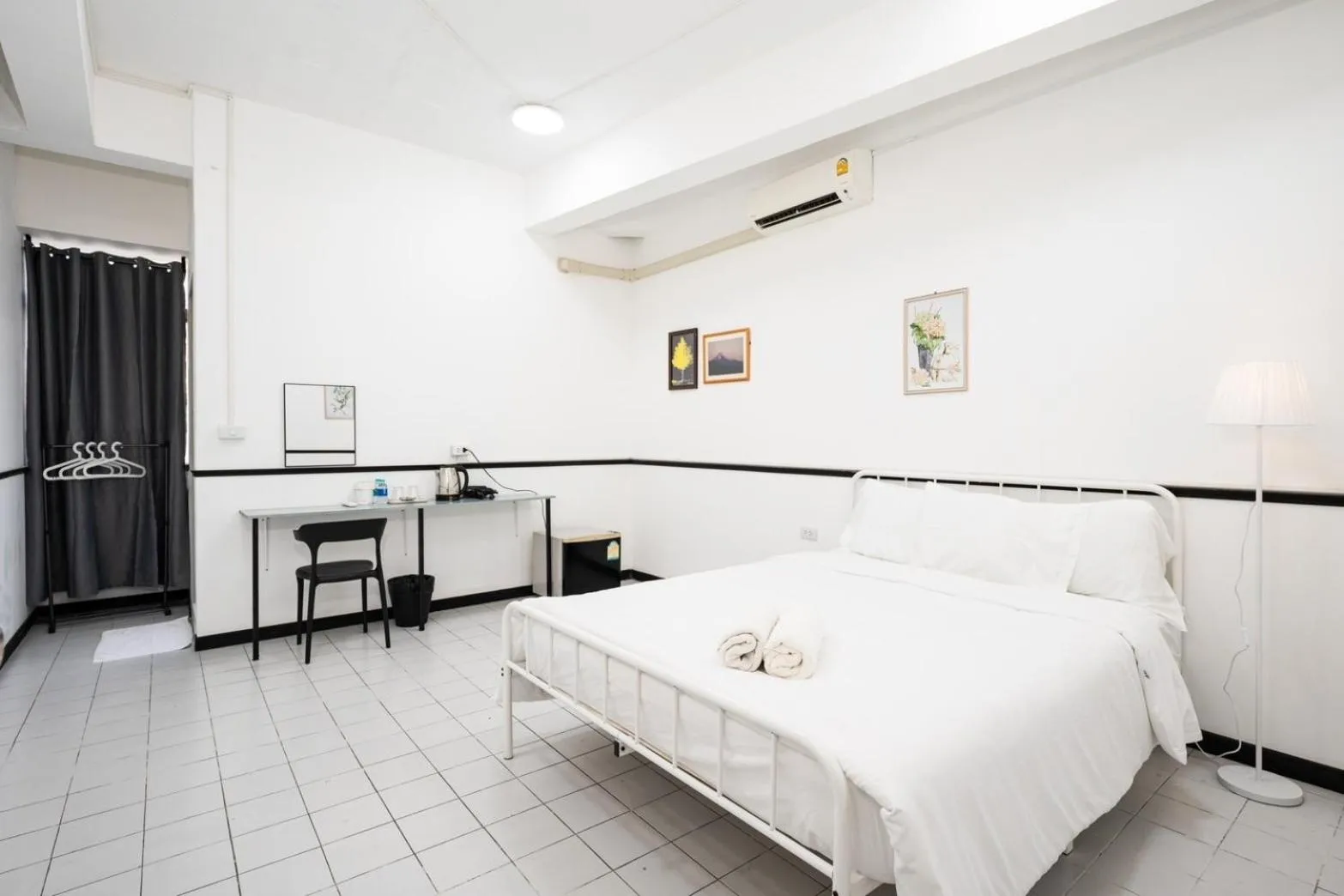 Bedroom, Bed in XX GO INN MRT Hua Lamphong China Town