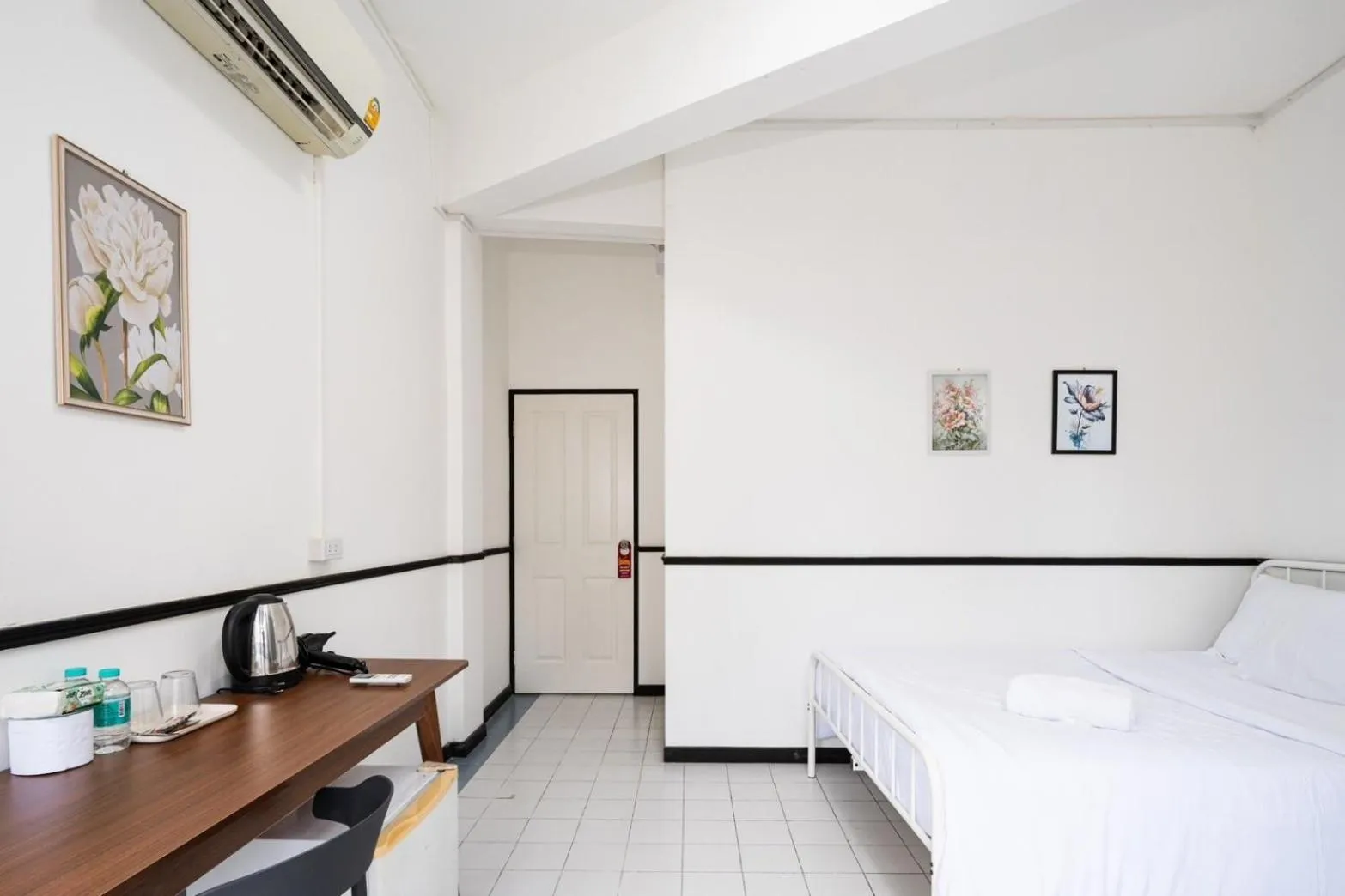 Bedroom, Bed in XX GO INN MRT Hua Lamphong China Town