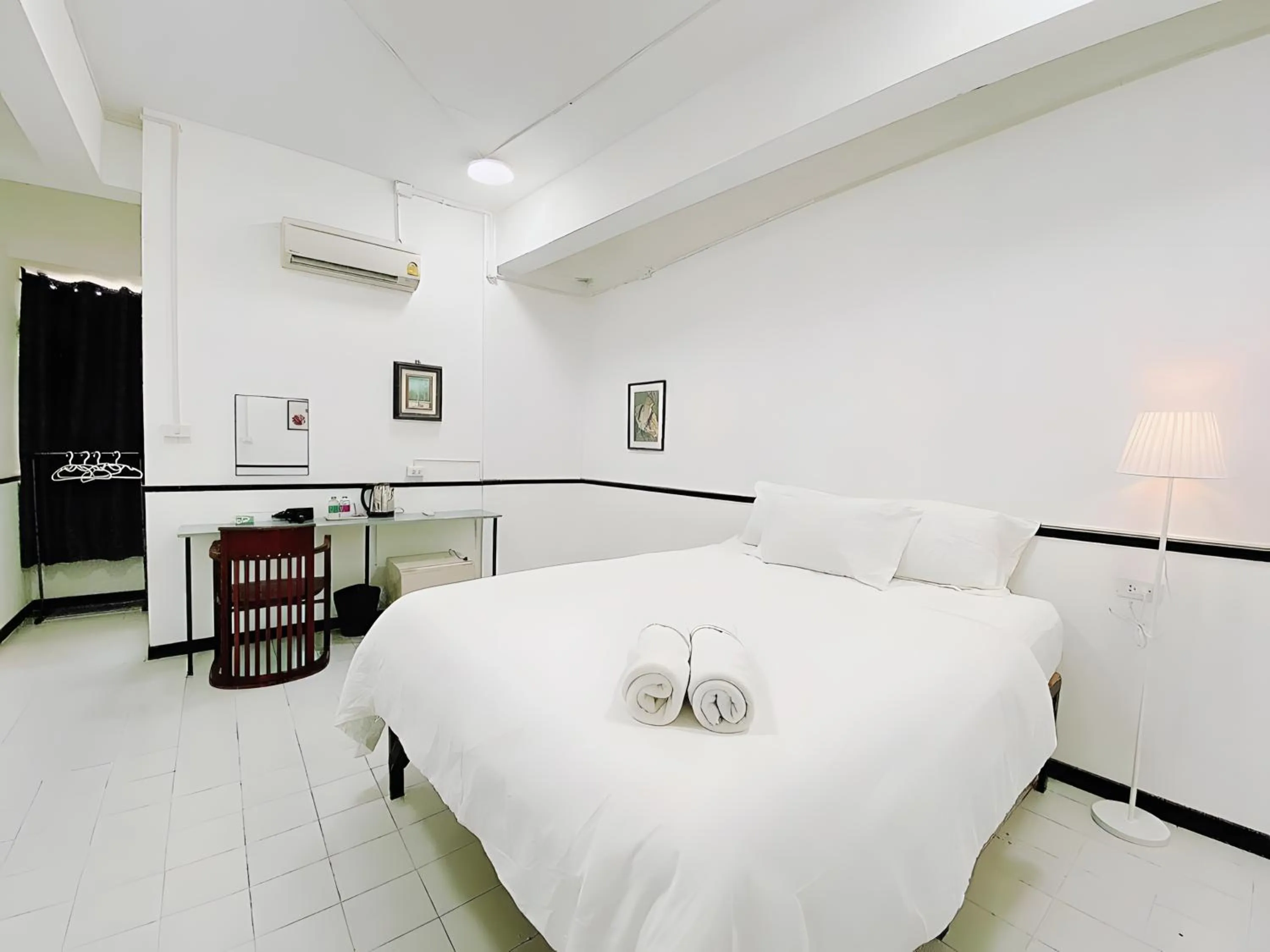Bed in XX GO INN MRT Hua Lamphong China Town
