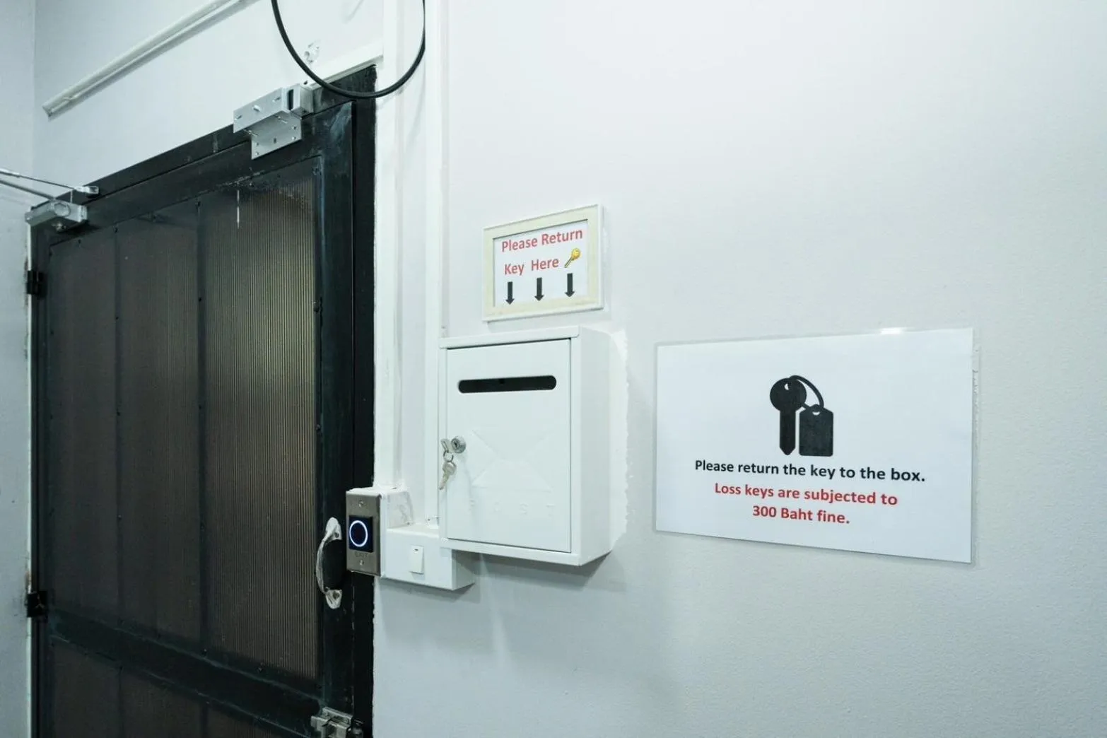 Logo/Certificate/Sign in XX GO INN MRT Hua Lamphong China Town