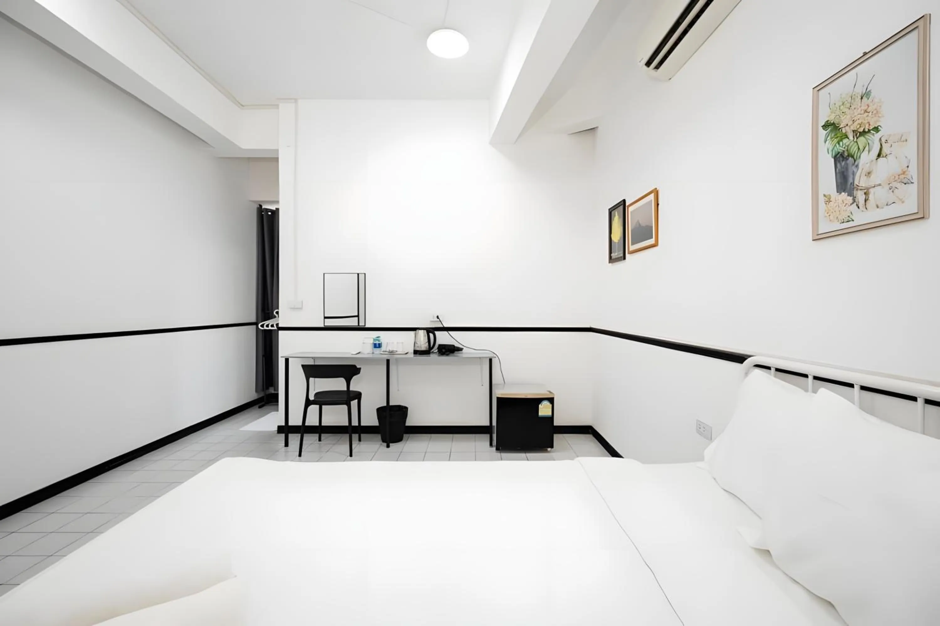 Bed in XX GO INN MRT Hua Lamphong China Town