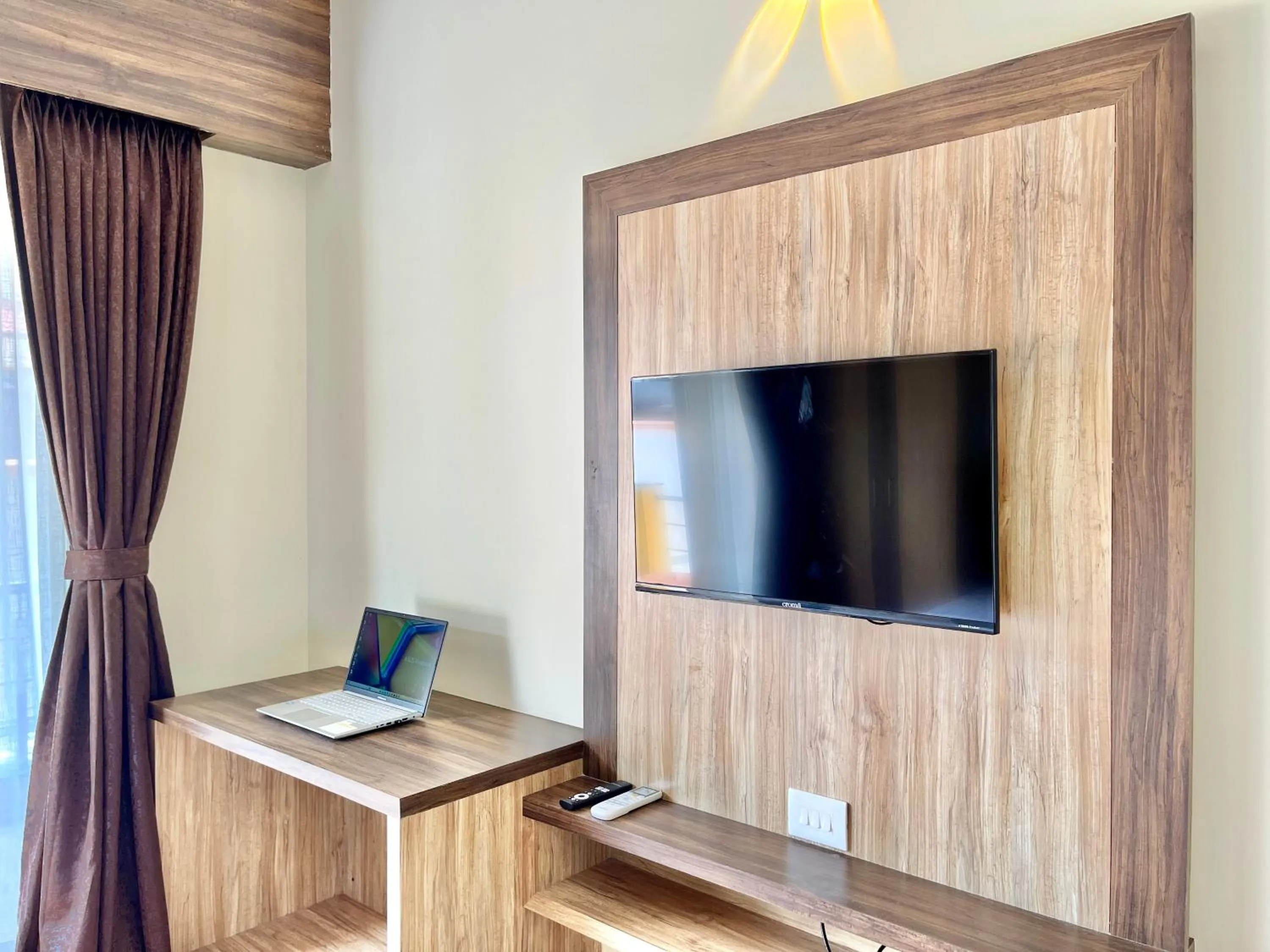 Communal lounge/ TV room in Lykke Suites- 2-min Drive to Colva Beach-By Goan Felicidade Hospitality PVT LTD