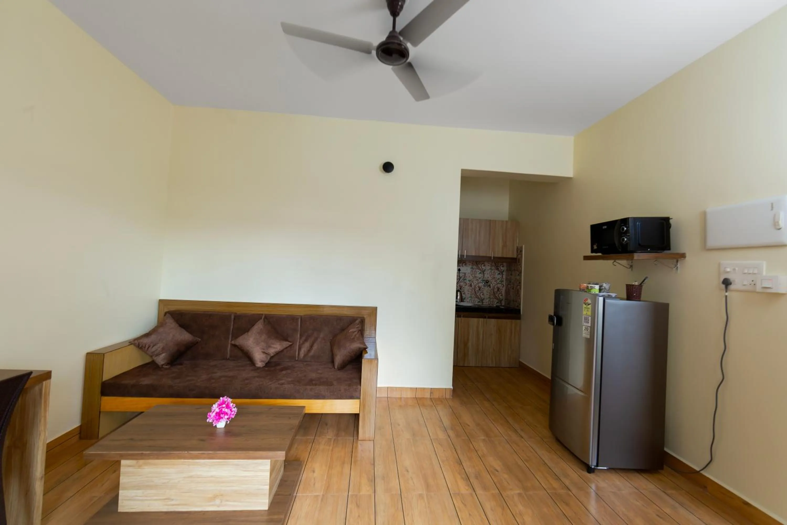 Kitchen or kitchenette in Lykke Suites- 2-min Drive to Colva Beach-By Goan Felicidade Hospitality PVT LTD