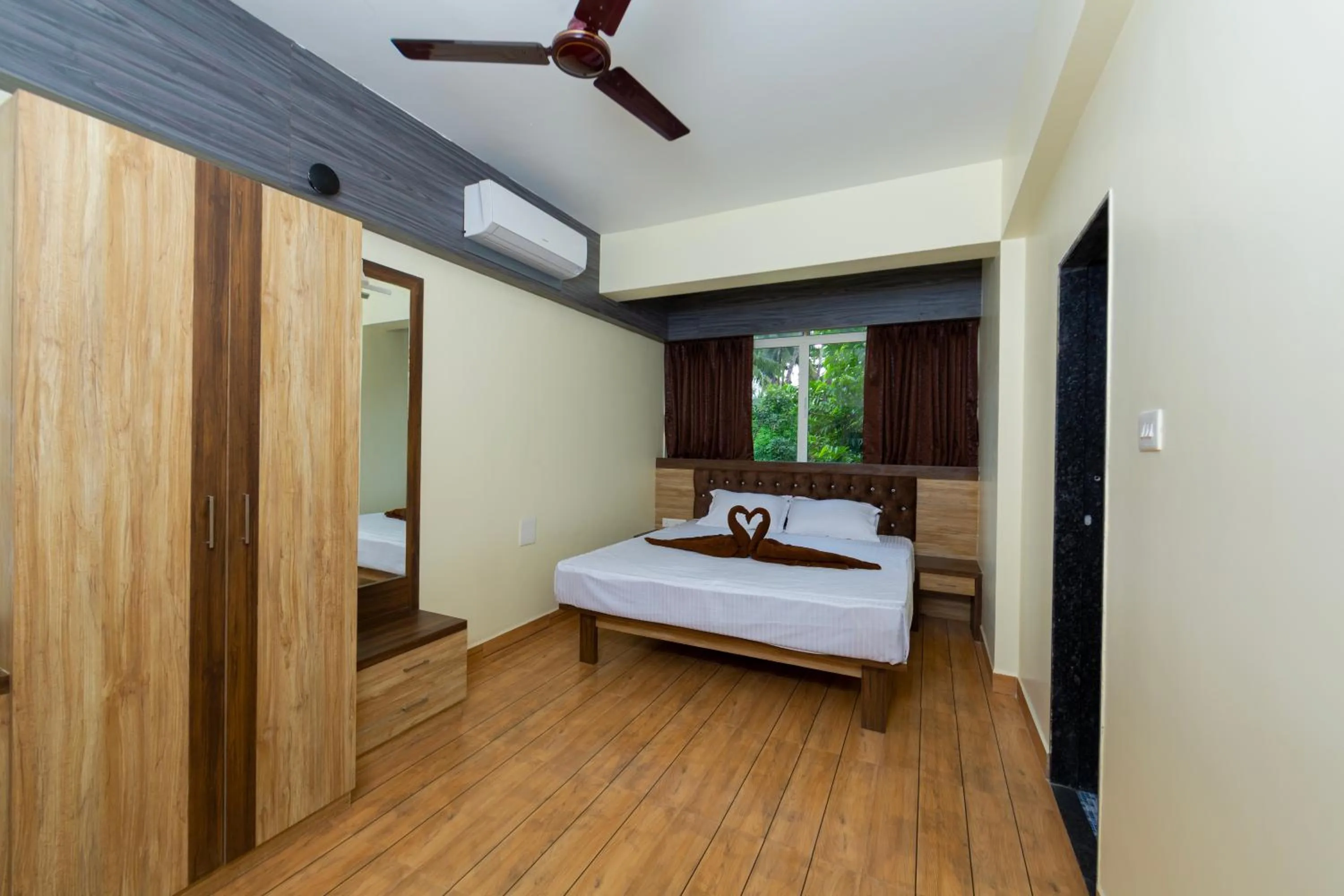 Bed in Lykke Suites- 2-min Drive to Colva Beach-By Goan Felicidade Hospitality PVT LTD