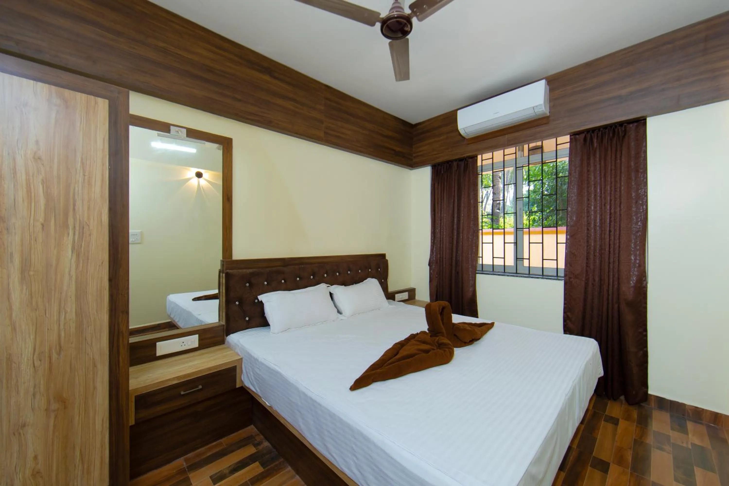 Bed in Lykke Suites- 2-min Drive to Colva Beach-By Goan Felicidade Hospitality PVT LTD