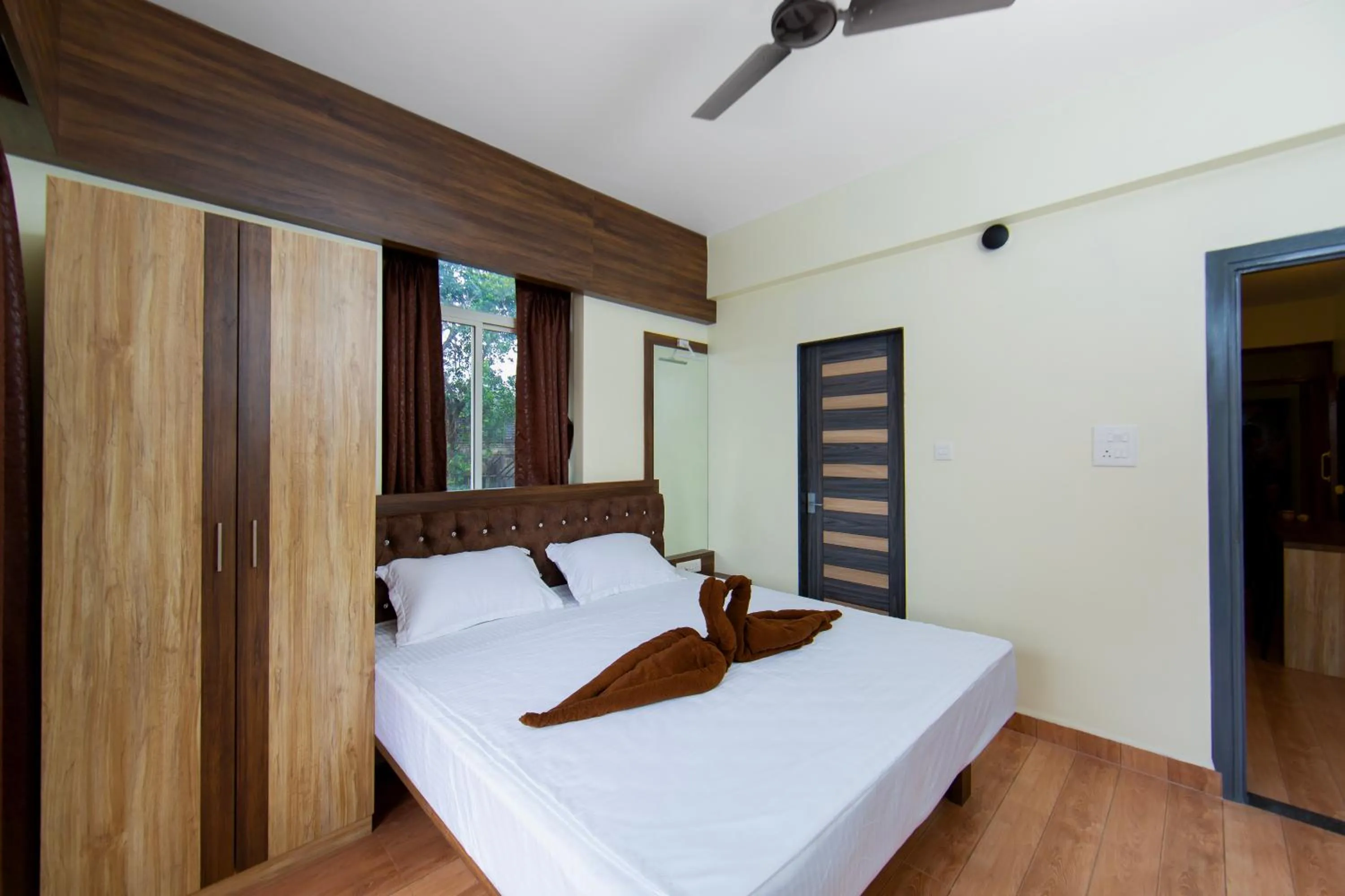 Bed in Lykke Suites- 2-min Drive to Colva Beach-By Goan Felicidade Hospitality PVT LTD