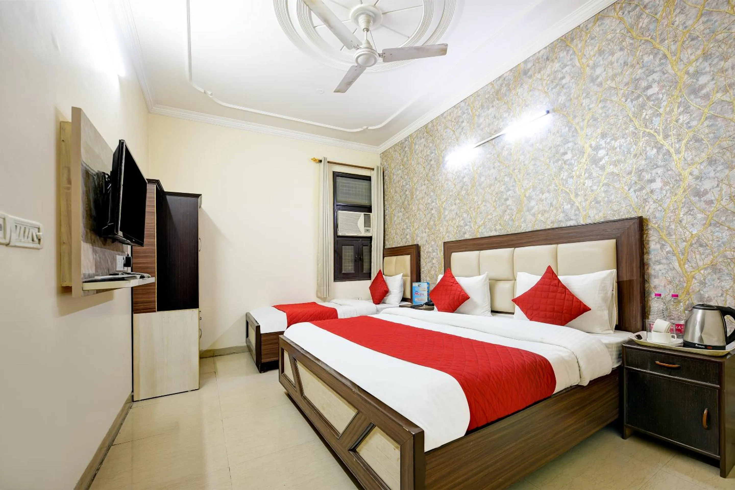 Hotel Mayank Plaza-Near IGI Airport Terminal-3