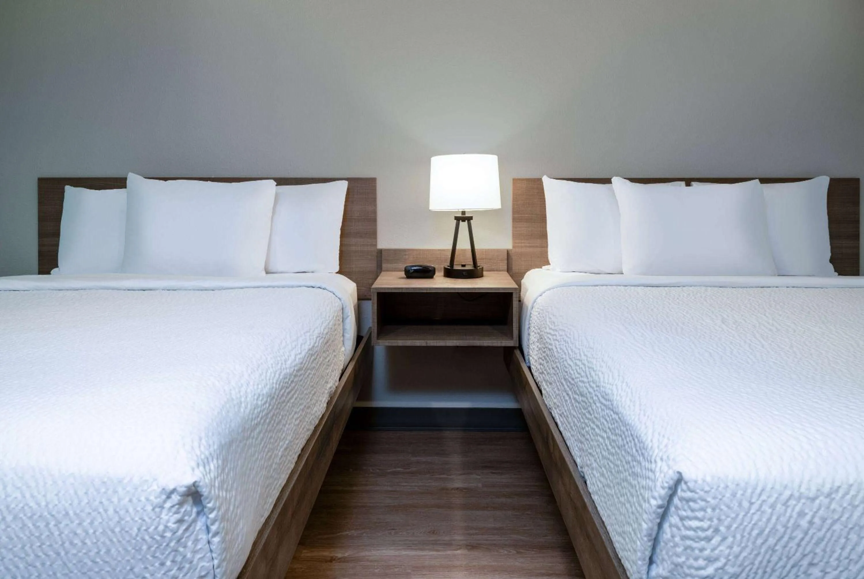 Photo of the whole room, Bed in ECHO Suites Extended Stay by Wyndham Madison