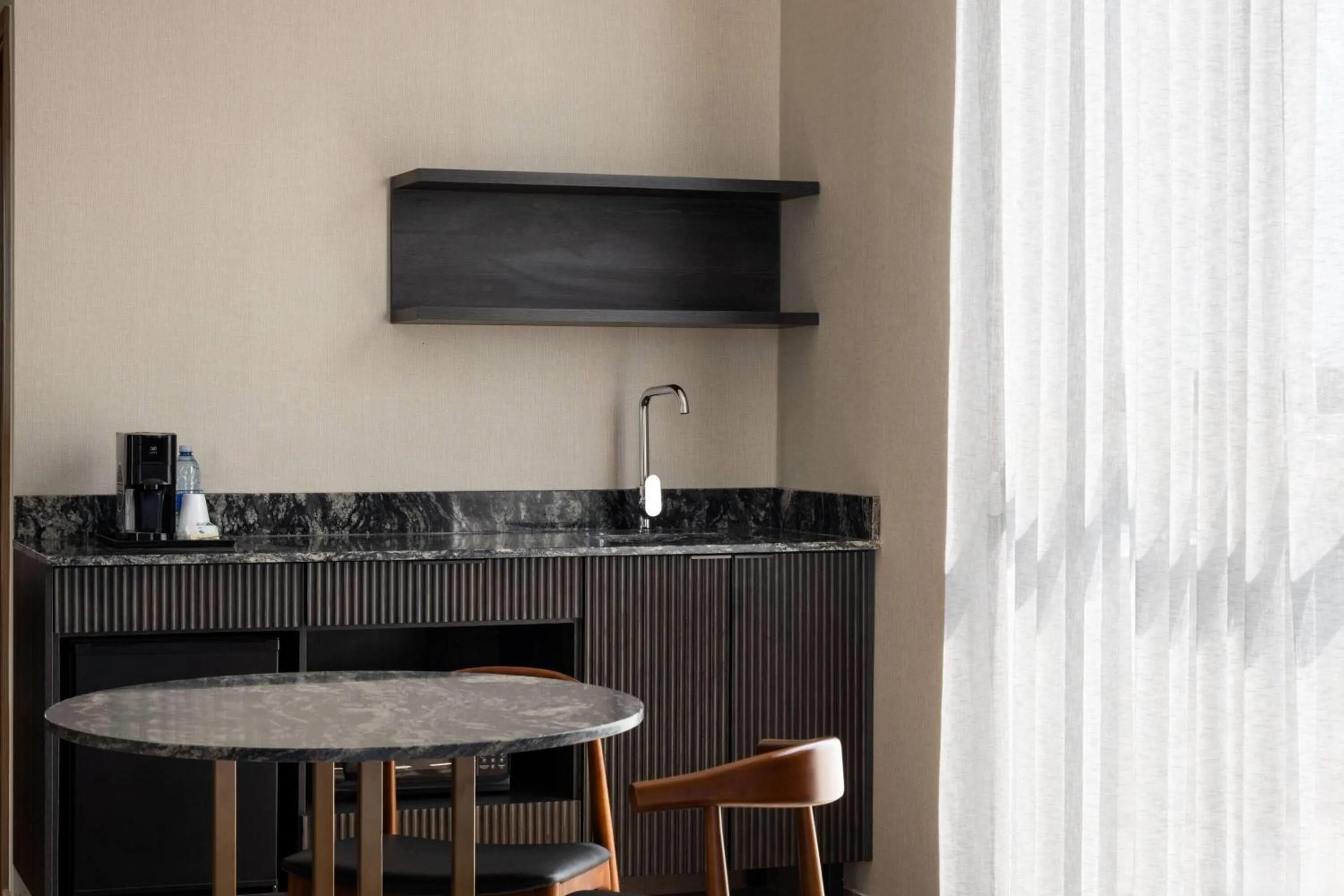 Photo of the whole room in TRYP By Wyndham Ciudad Guzmán UTTSA