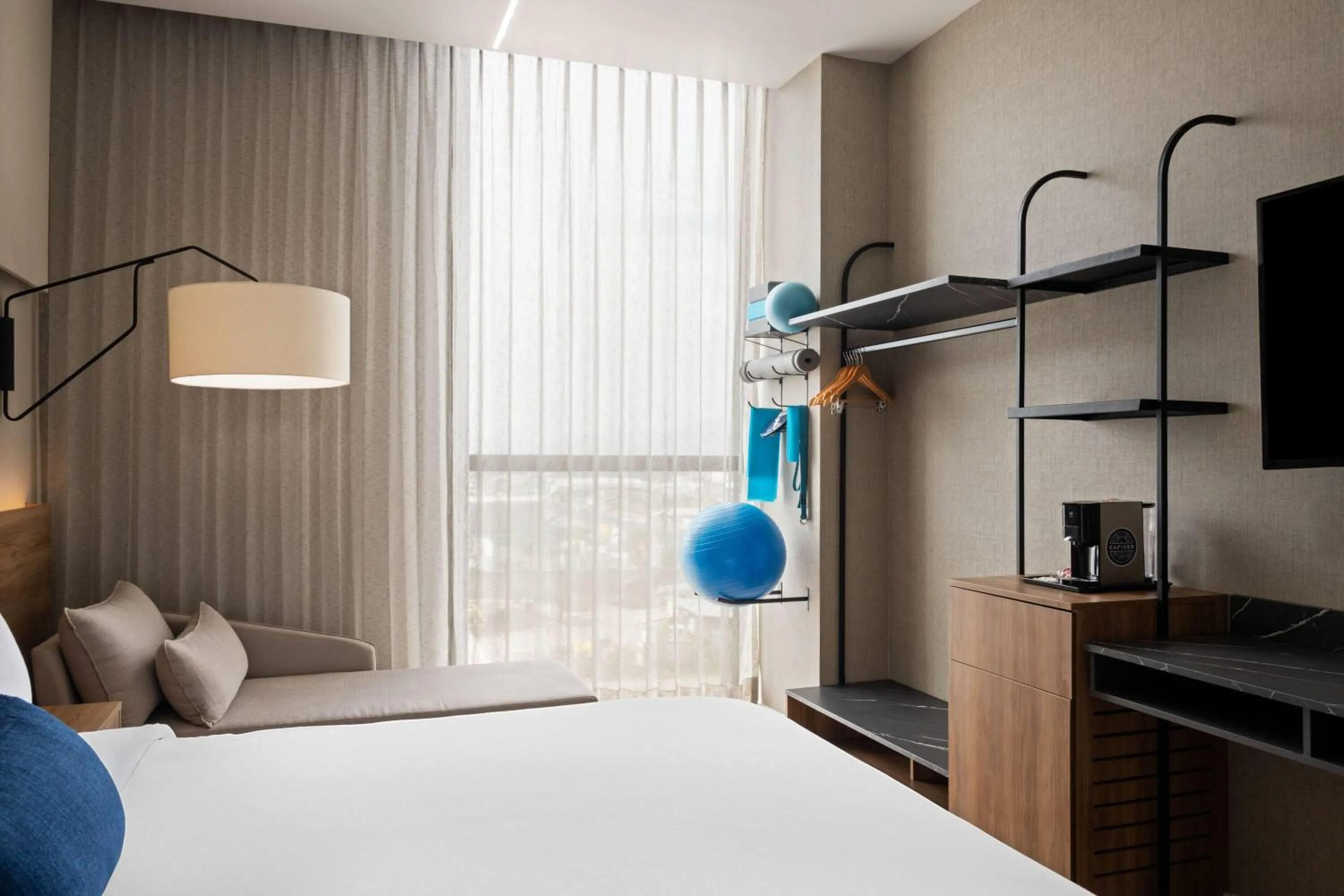 Photo of the whole room, Bed in TRYP By Wyndham Ciudad Guzmán UTTSA