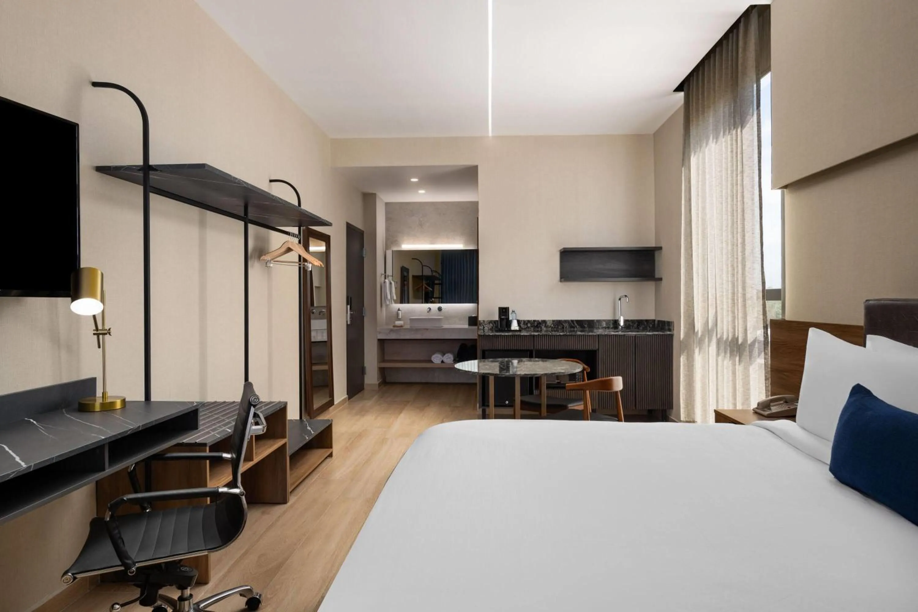 Photo of the whole room, Bed in TRYP By Wyndham Ciudad Guzmán UTTSA