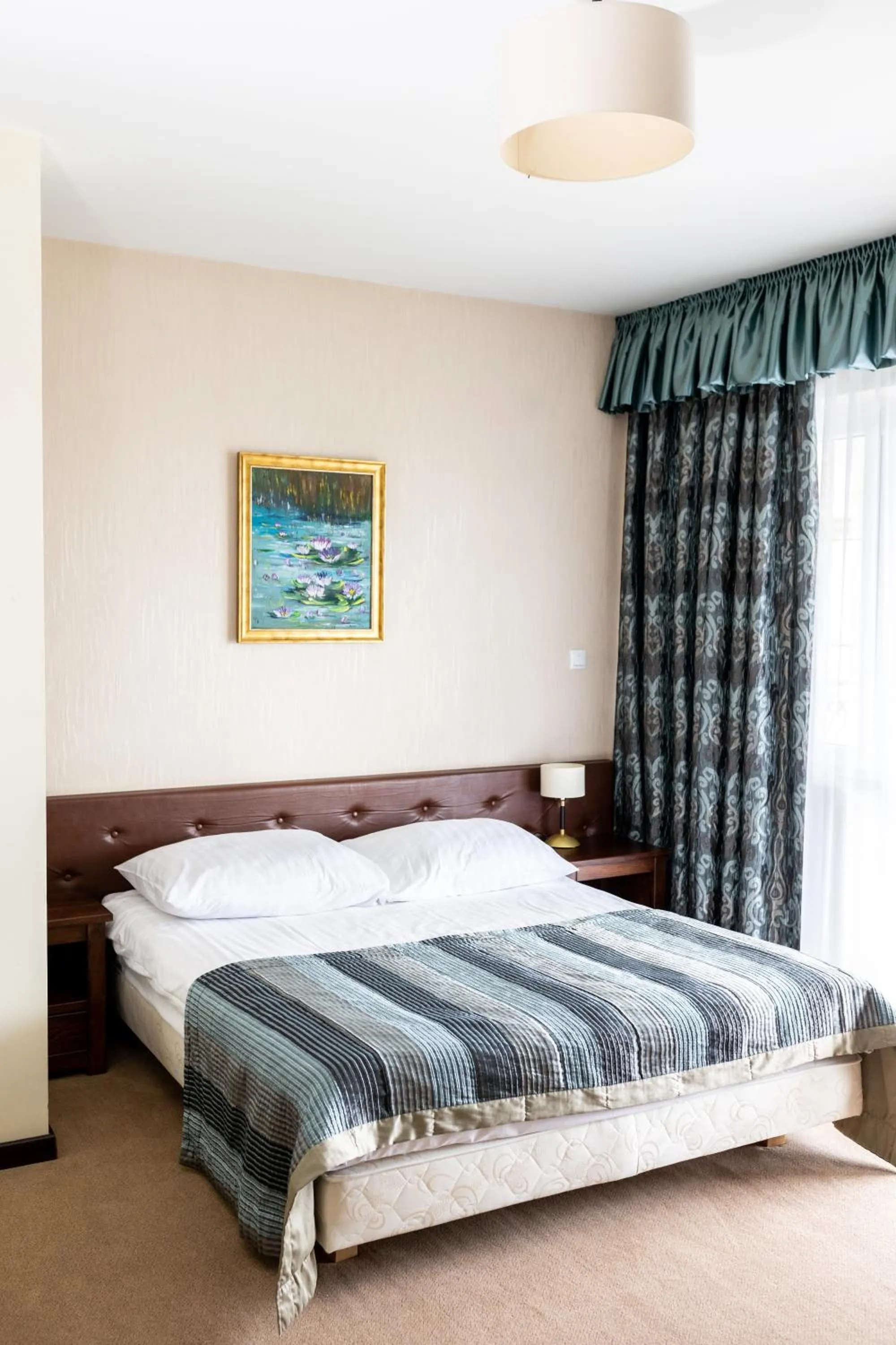 Bed in Hotel Restauracja VILLA BOLESTRASZYCE- PRZEMYŚL