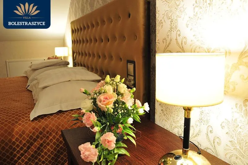 Decorative detail, Bed in Hotel Restauracja VILLA BOLESTRASZYCE- PRZEMYŚL