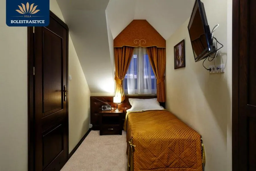 Bed in Hotel Restauracja VILLA BOLESTRASZYCE- PRZEMYŚL