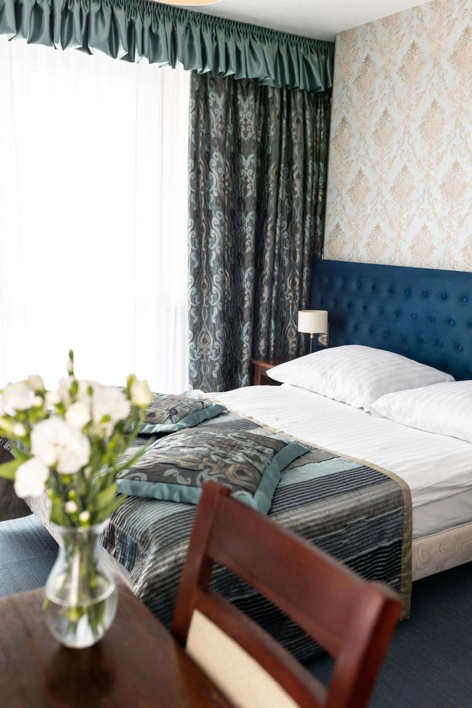 Bed in Hotel Restauracja VILLA BOLESTRASZYCE- PRZEMYŚL