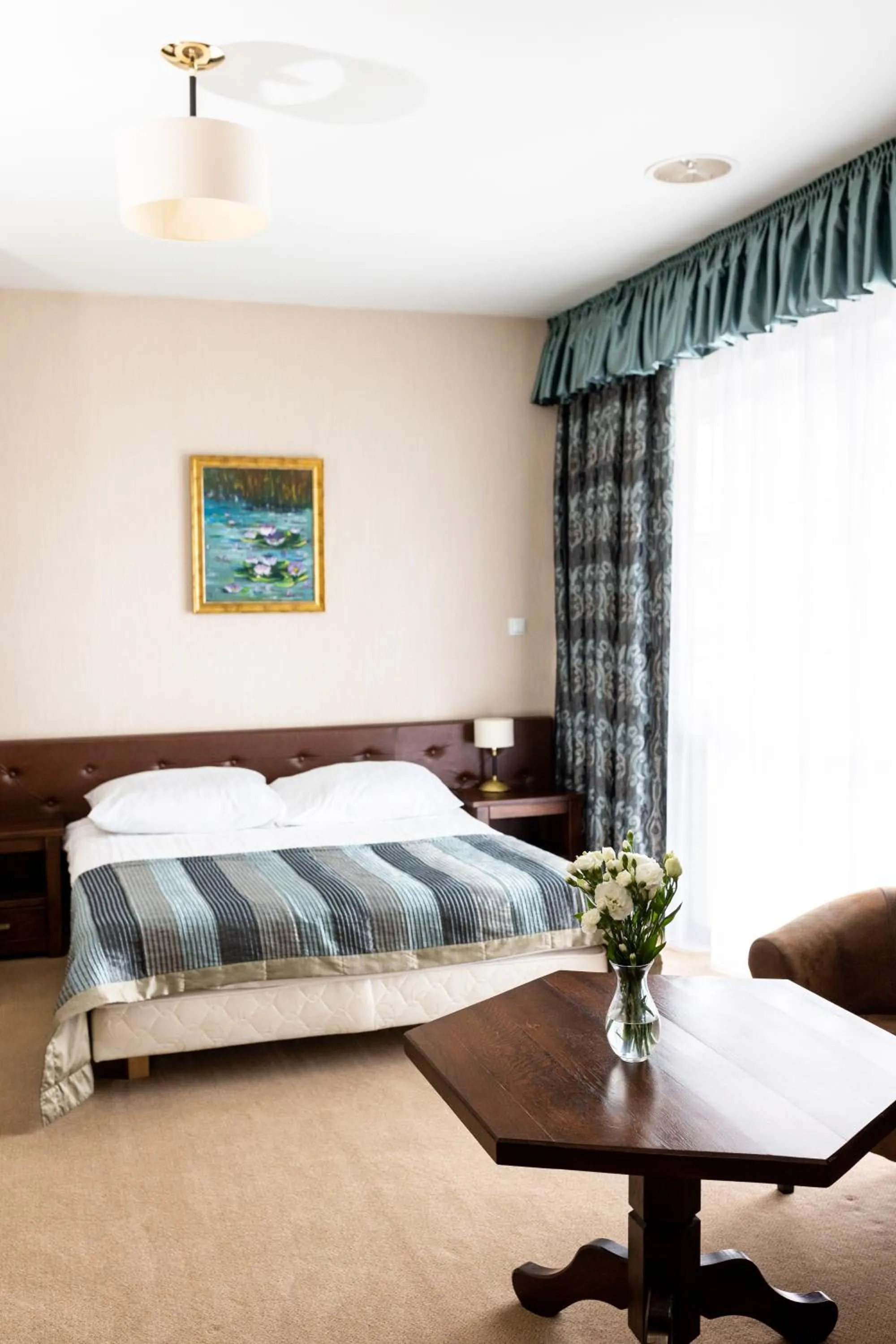 Bed in Hotel Restauracja VILLA BOLESTRASZYCE- PRZEMYŚL